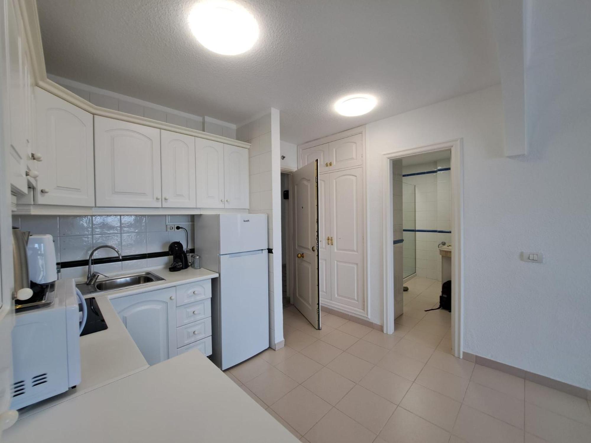 Apartment In Front Of The Ocean, Espectacular View, Pool And Wifi Costa Del Silencio