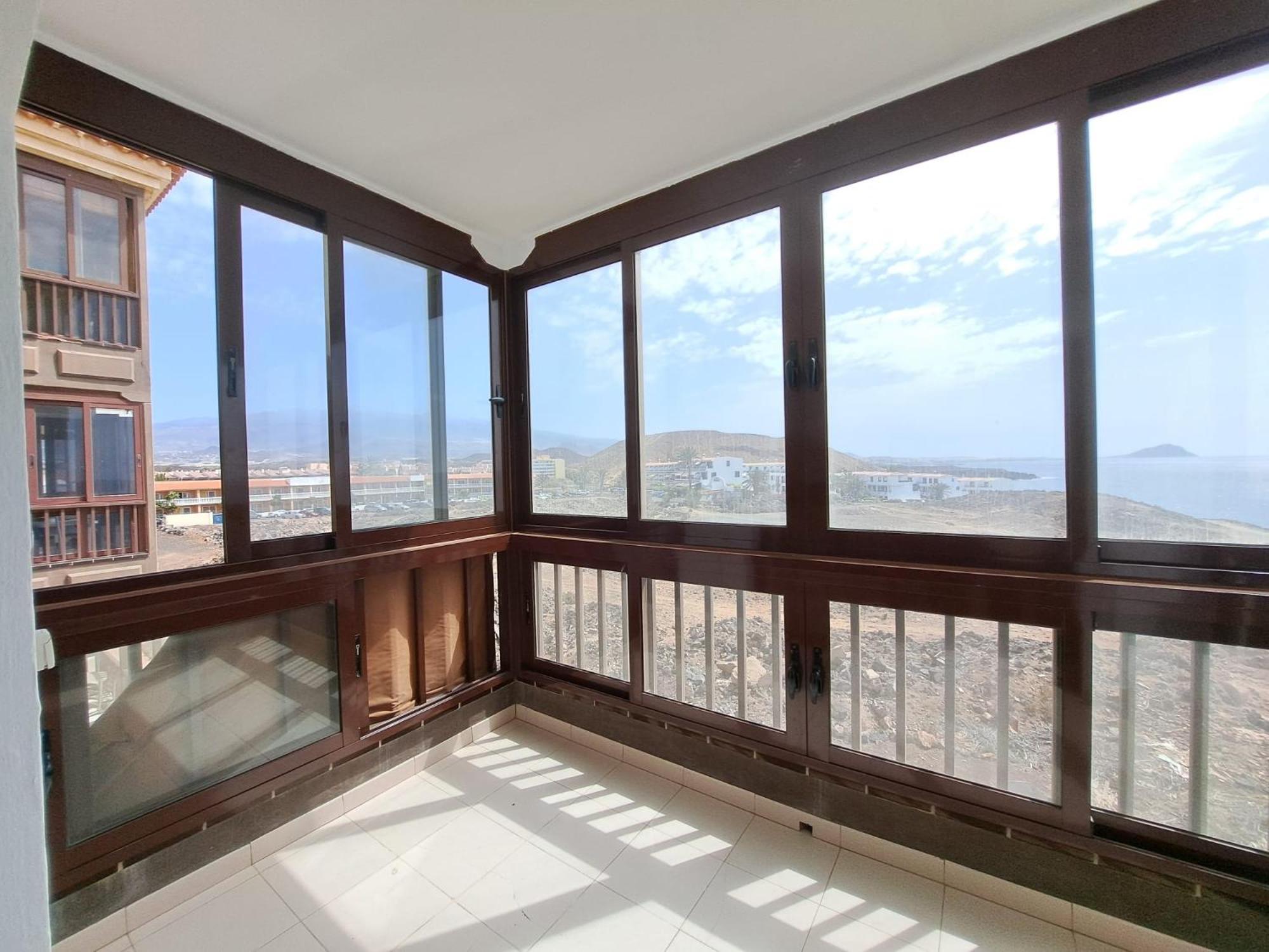 Apartment In Front Of The Ocean, Espectacular View, Pool And Wifi Costa Del Silencio