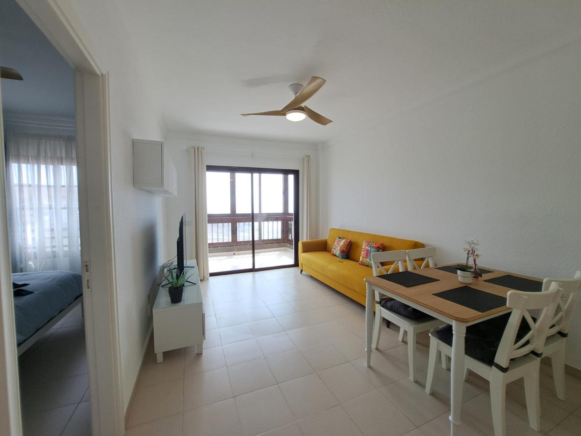 Apartment In Front Of The Ocean, Espectacular View, Pool And Wifi Costa Del Silencio