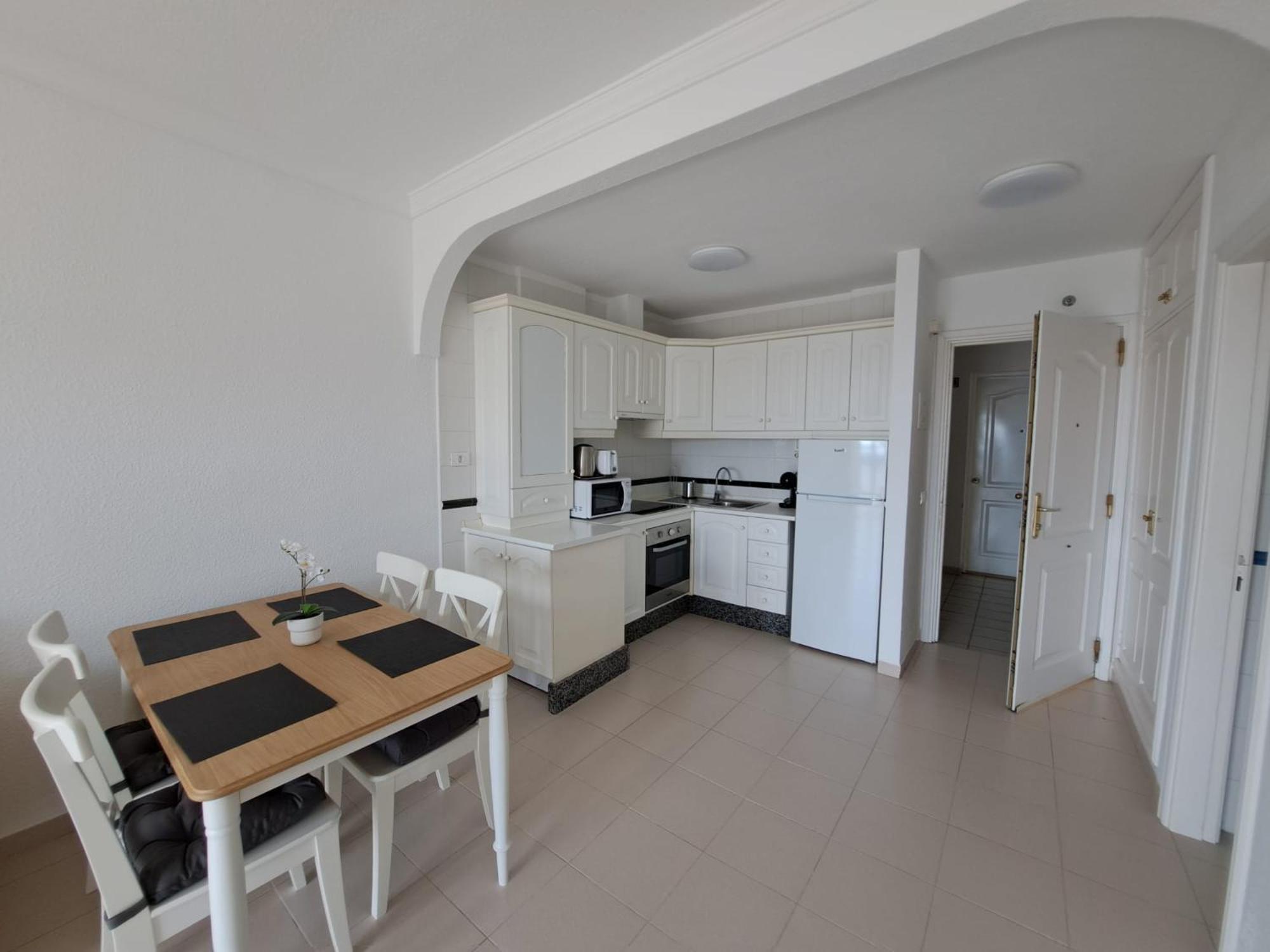 Apartment In Front Of The Ocean, Espectacular View, Pool And Wifi