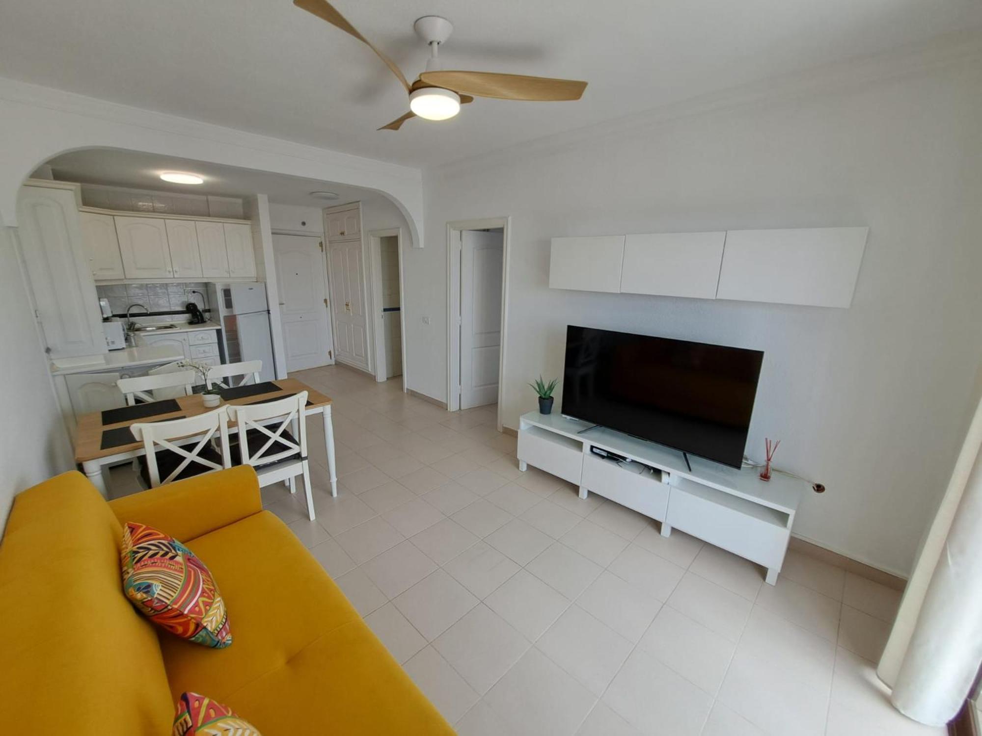 Apartment In Front Of The Ocean, Espectacular View, Pool And Wifi Costa Del Silencio
