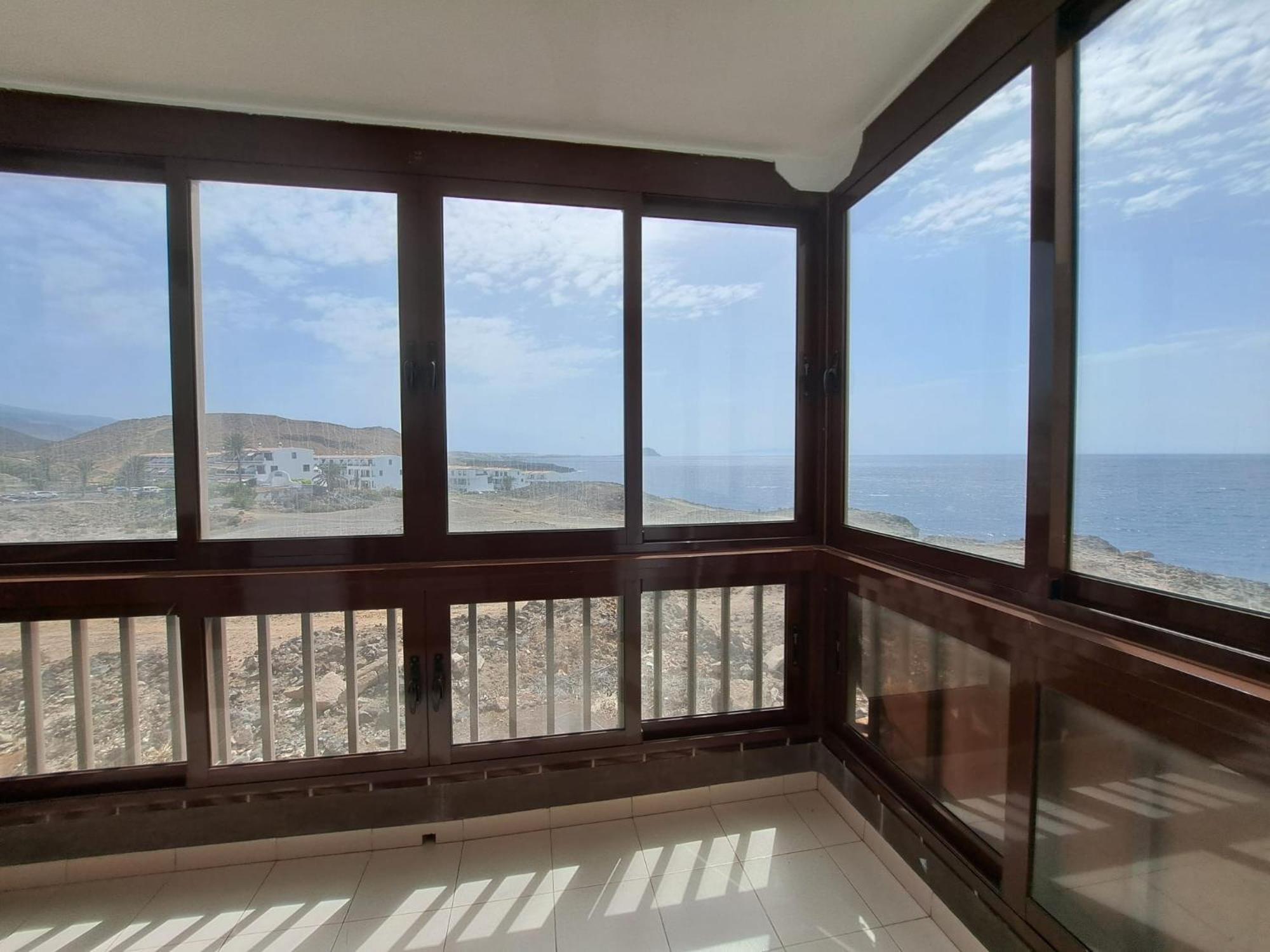 In Front Of The Ocean, Espectacular View, Pool And Wifi Apartment *
