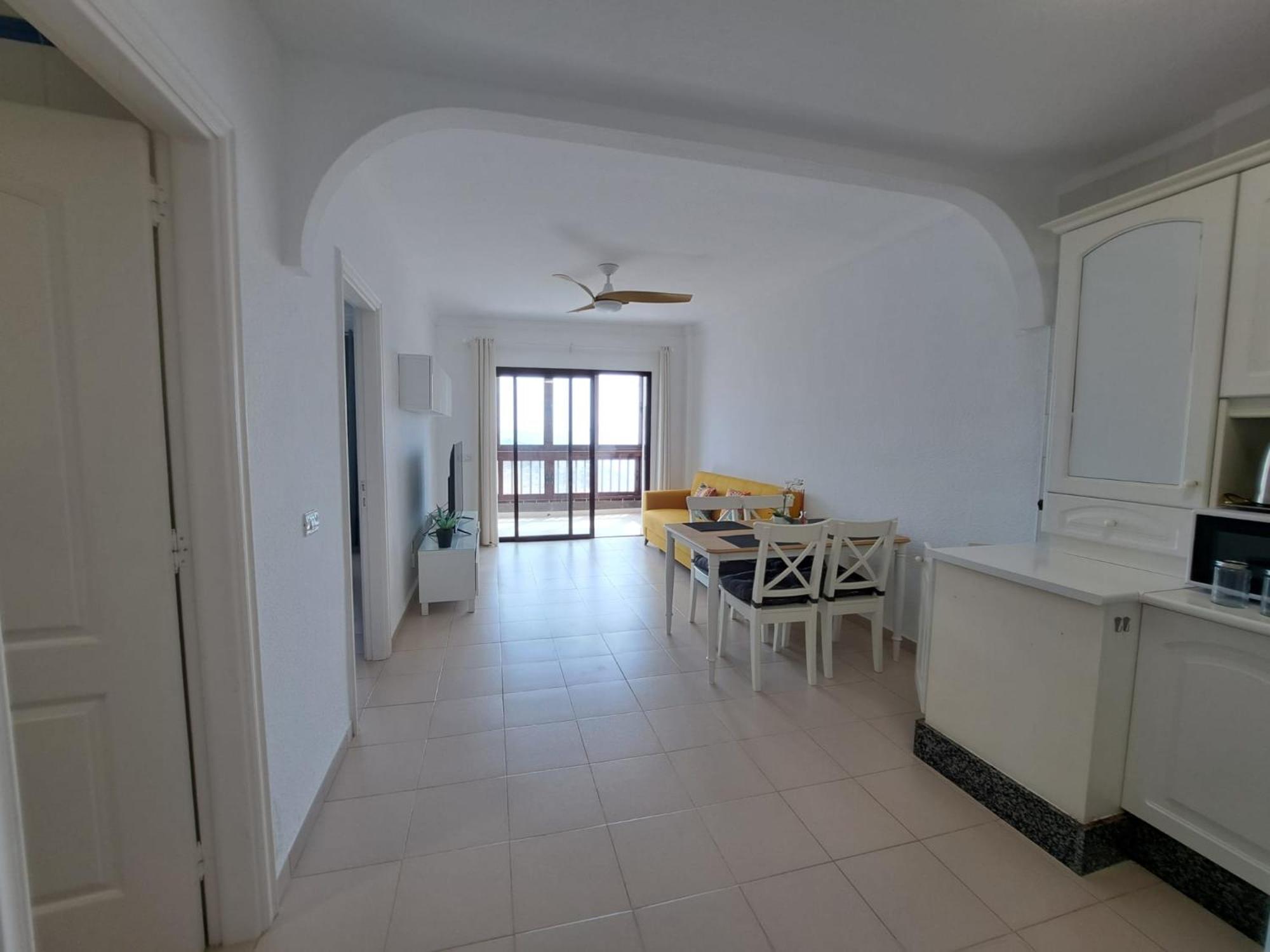 Apartment In Front Of The Ocean, Espectacular View, Pool And Wifi