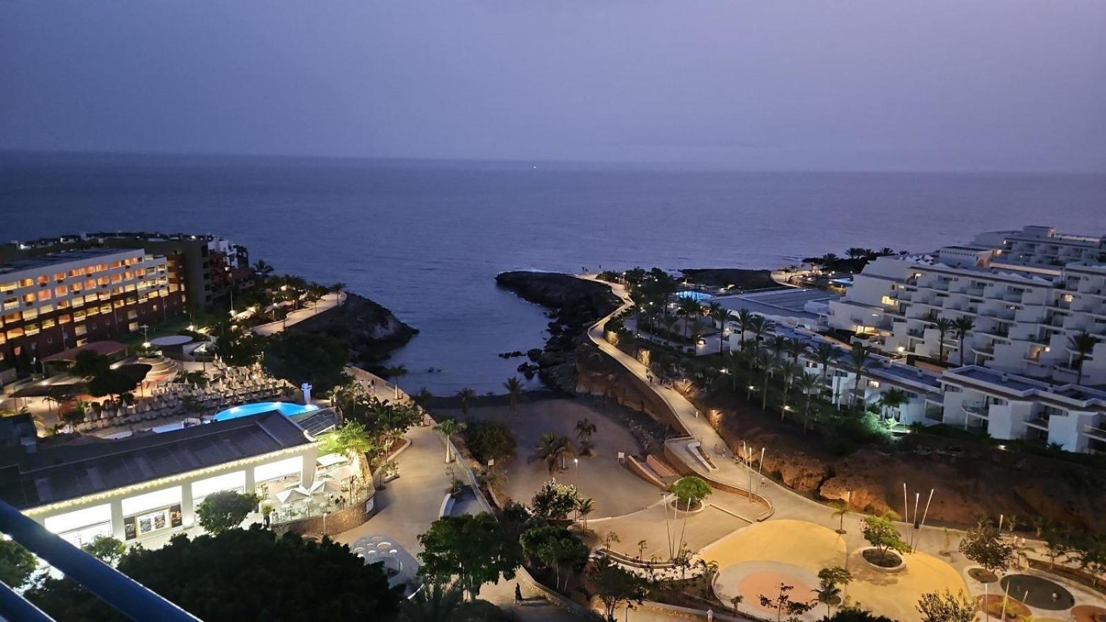 Pleasantly Studio With A Sea View And Pool, Paraiso Del Sur 611 Holiday home *