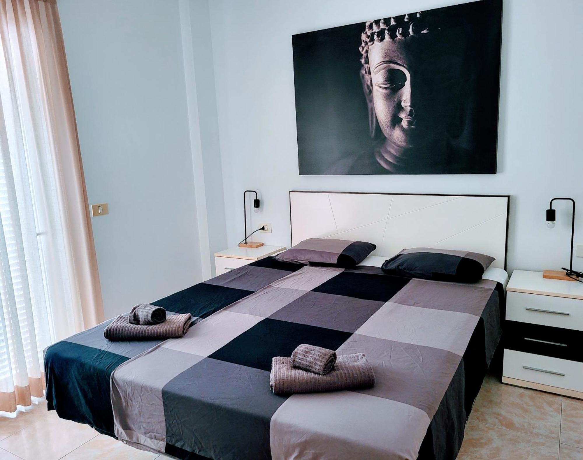 Apartment 2 Bedroom With A Pool