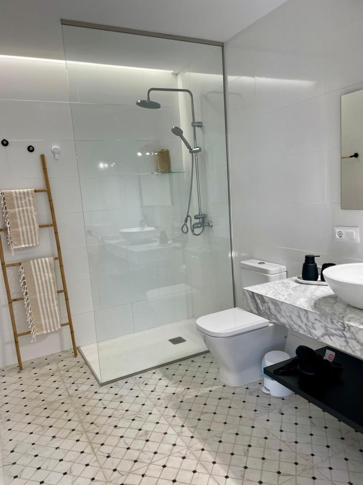 Apartment Lilias - Private Heatable Pool, Bbq, Free Wifi *