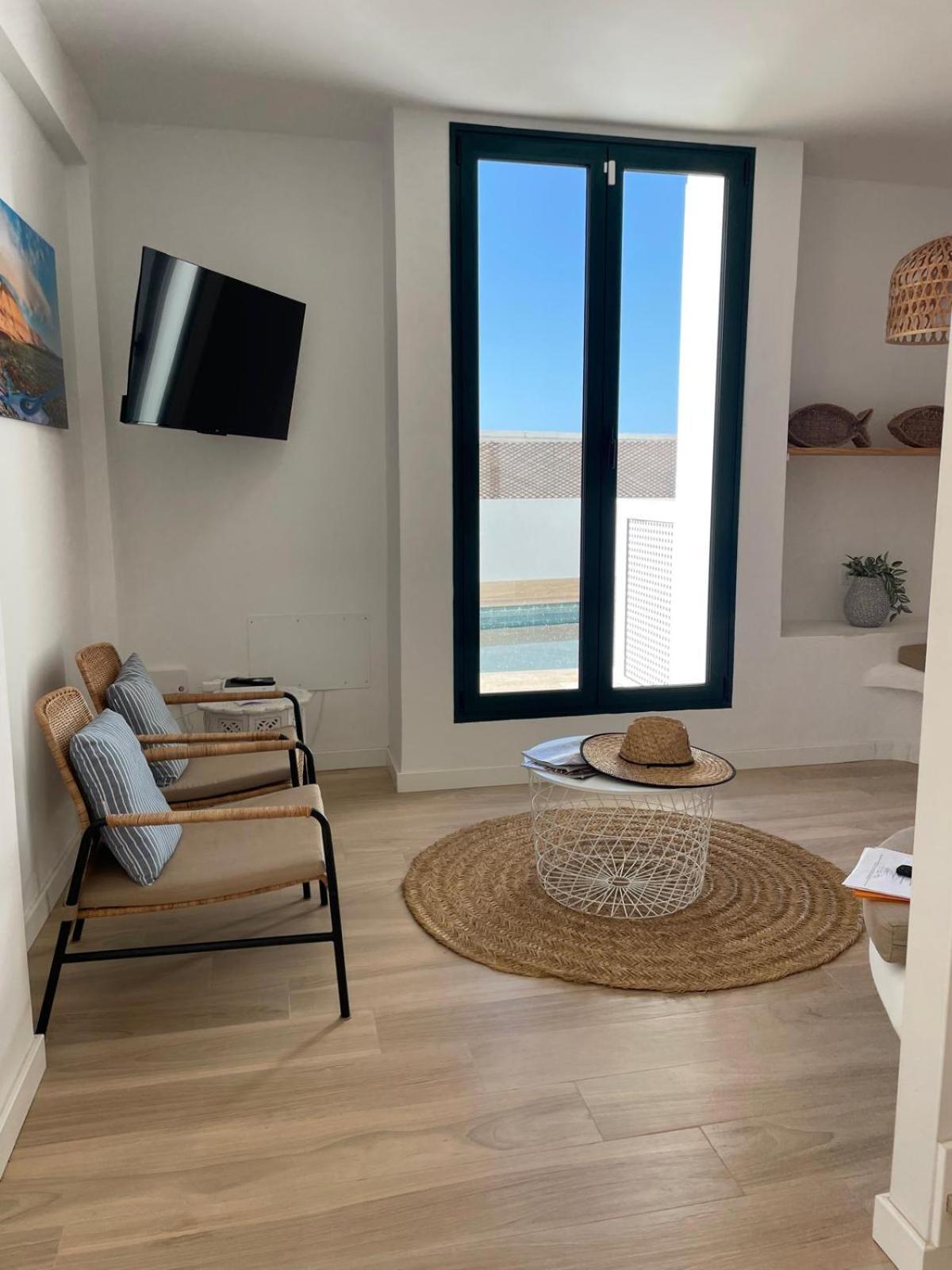 Lilias - Private Heatable Pool, Bbq, Free Wifi Apartment *