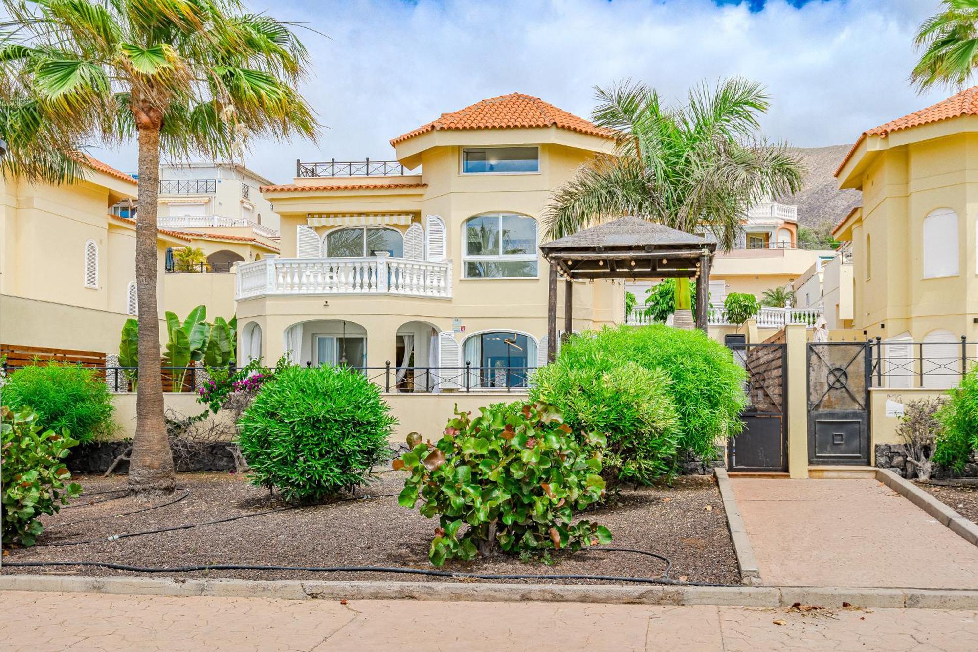 Cristianos Villa