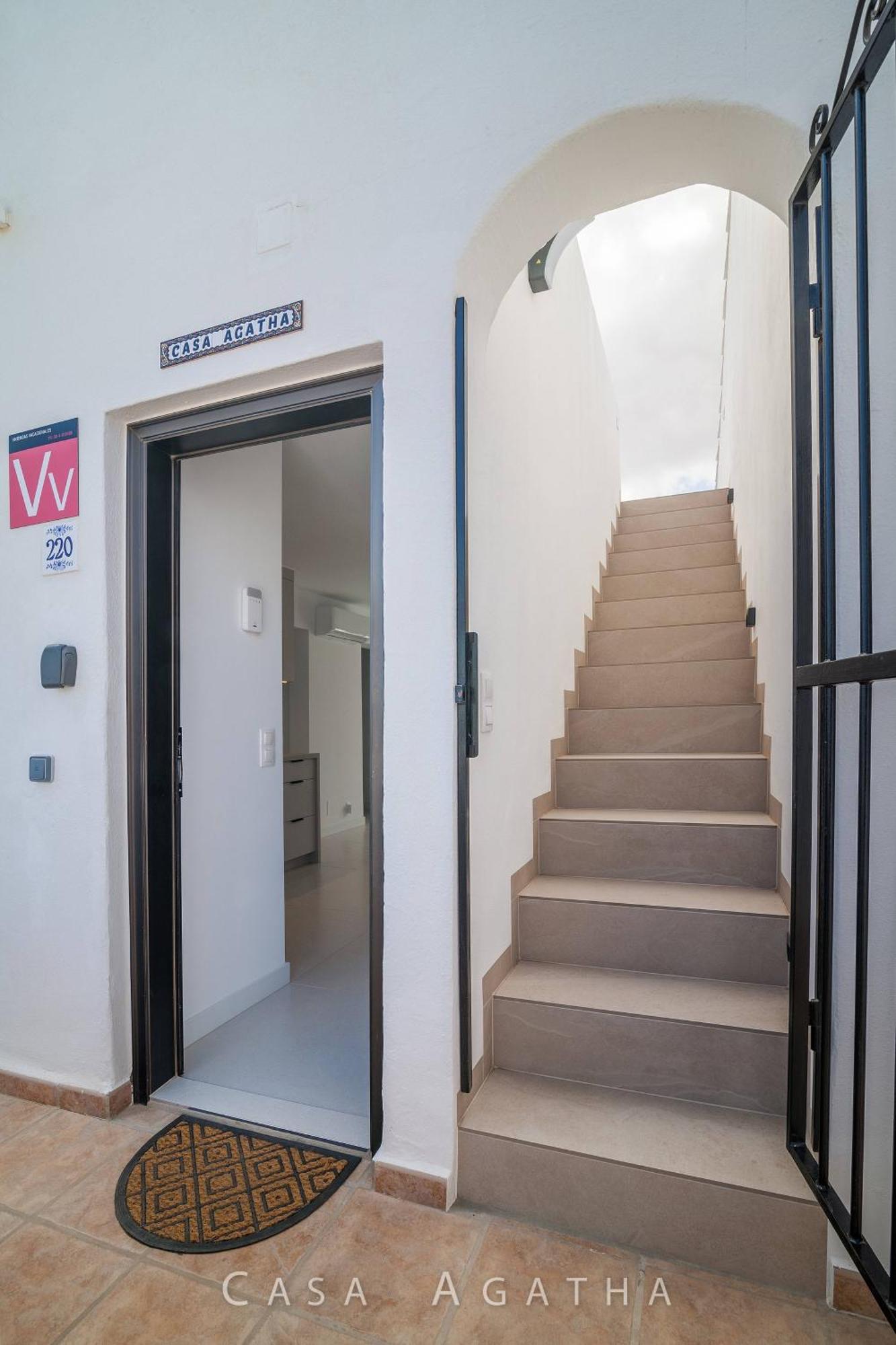 Casa Agatha - 3 Terraces, Ac, Tv Channels, 2 Bedrooms & Bathrooms, Heated Pool San Miguel de Abona