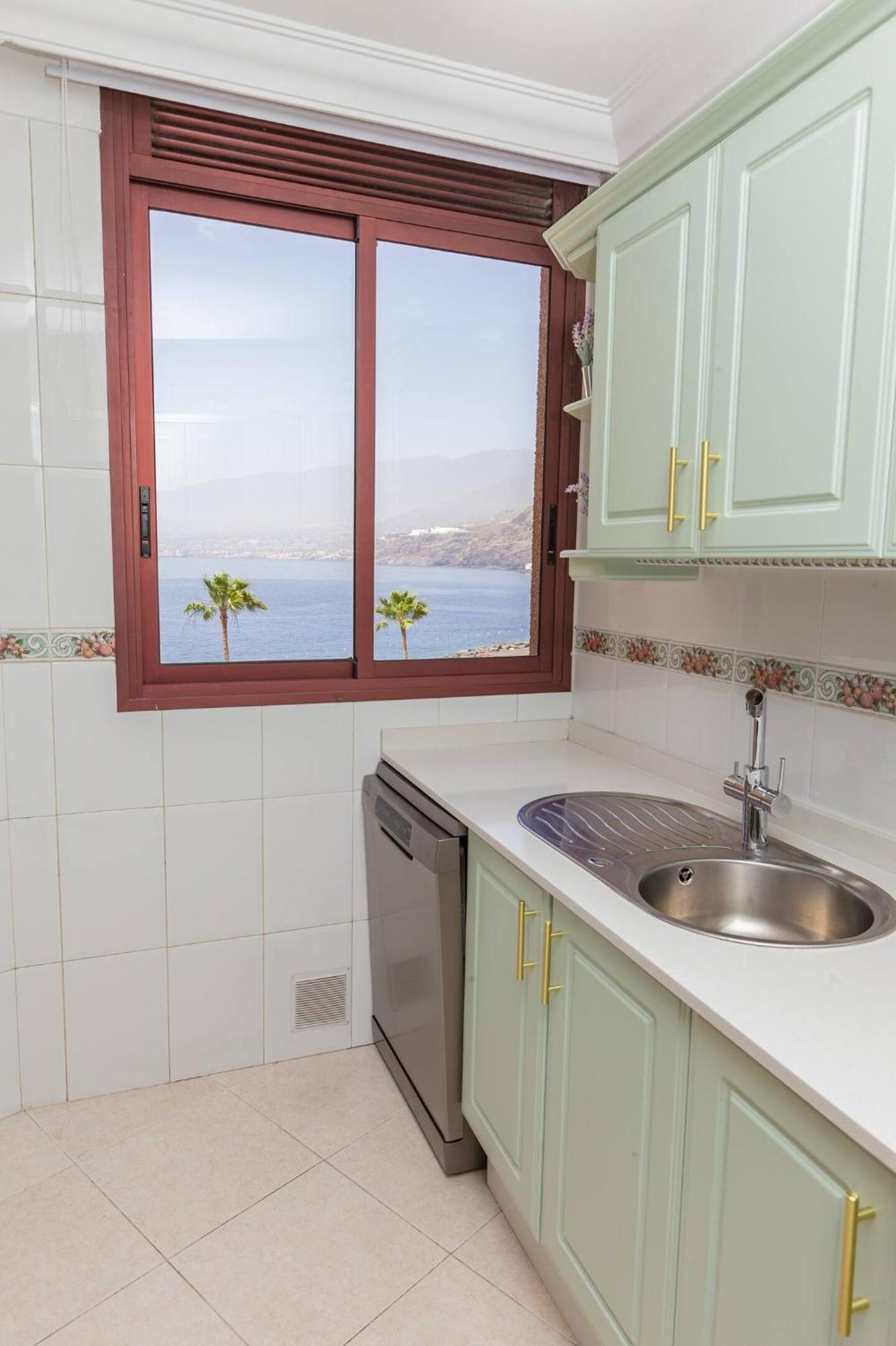 Beachfront Apartamento Radazul