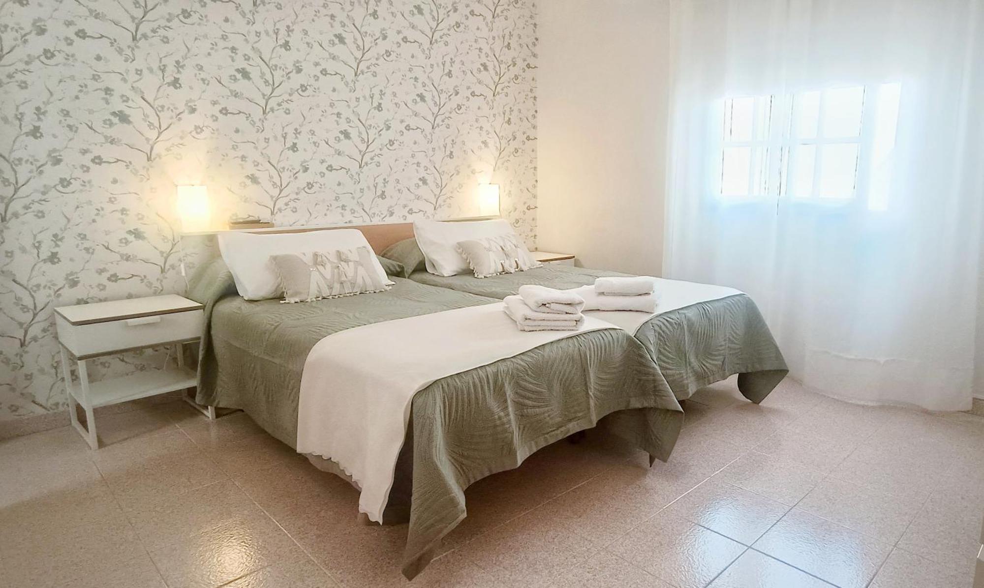 Apartment Center Cruz, Centrico Con Gran Terraza, Cocina , Salon Y Banos, Todo Privado *