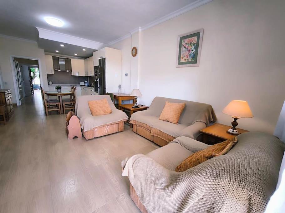 Acaymo Sunset Apartment