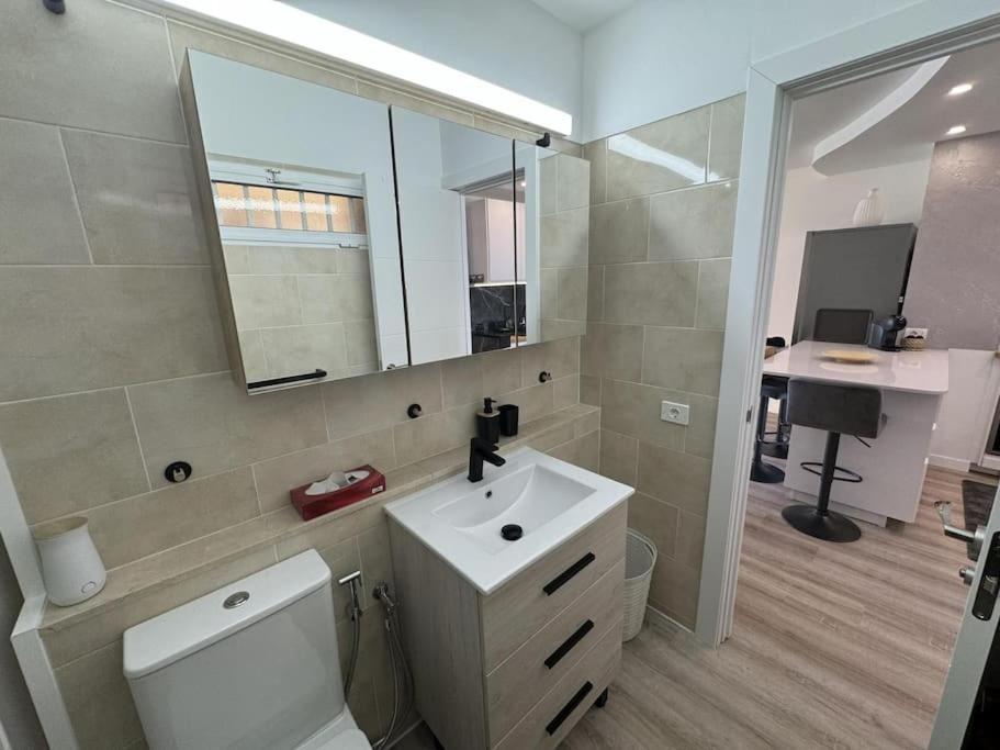 Amazing In Americas Apartment *