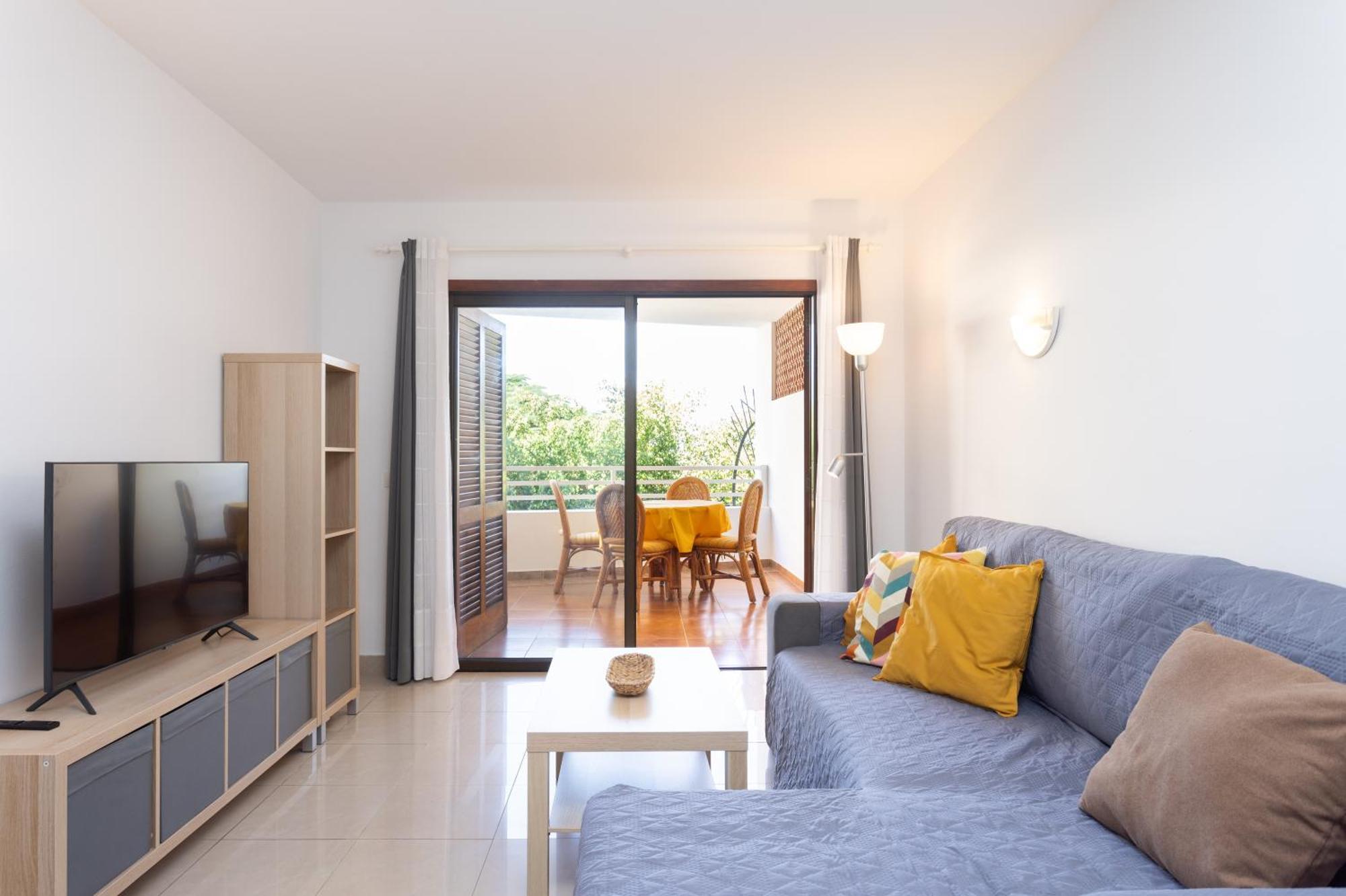 Home2book Serene & Pool, Escape Apartment *