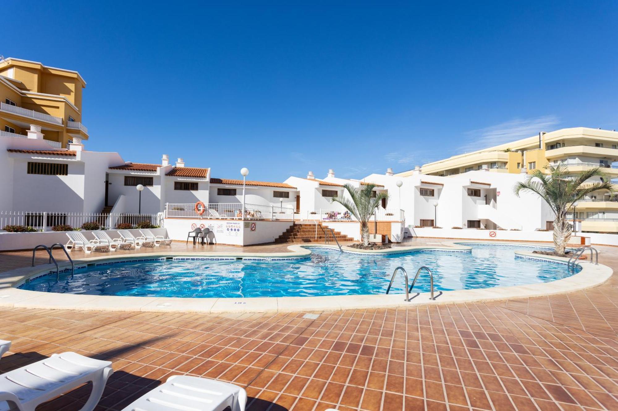 Home2book Serene & Pool, Escape Apartment *