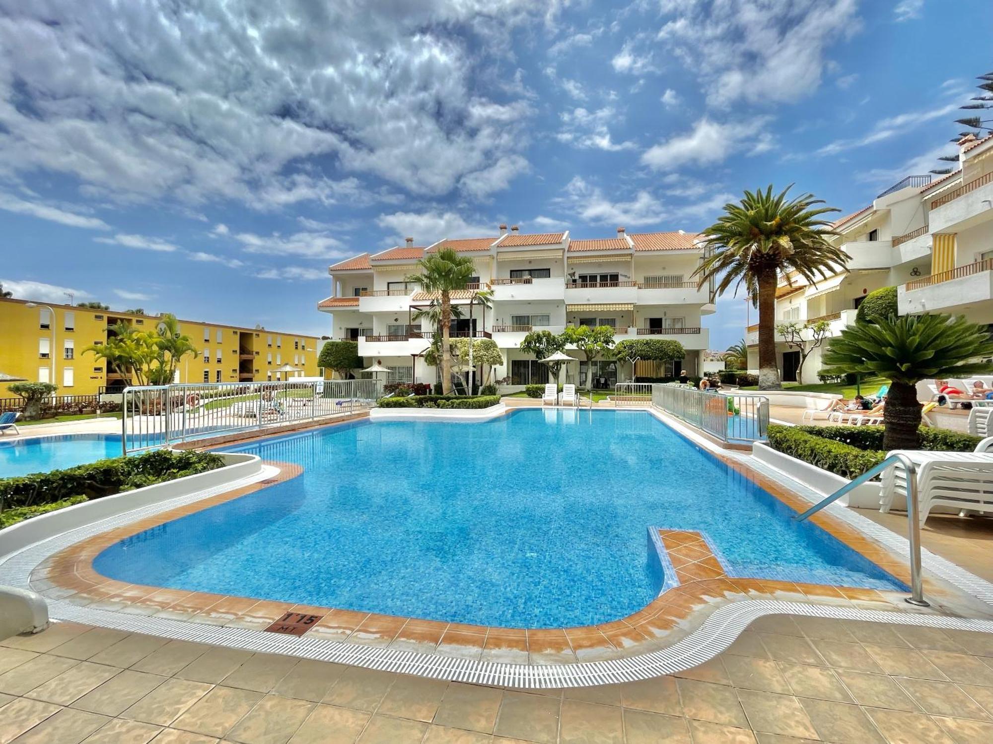 Pool Views Terrace Los Cristianos (Tenerife)