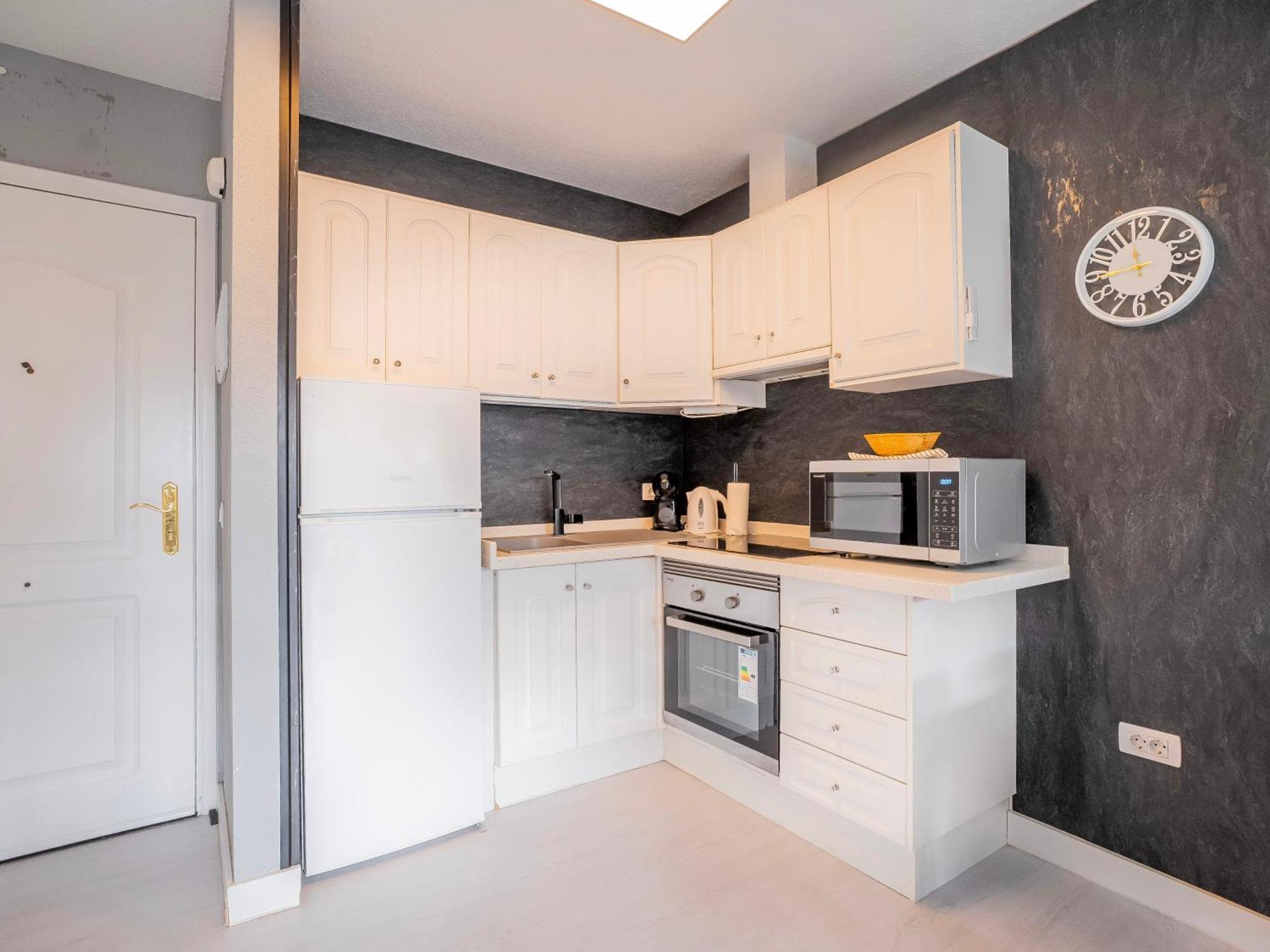 Modern 1bd With A Patio And Pool, Balcon Del Mar, B52