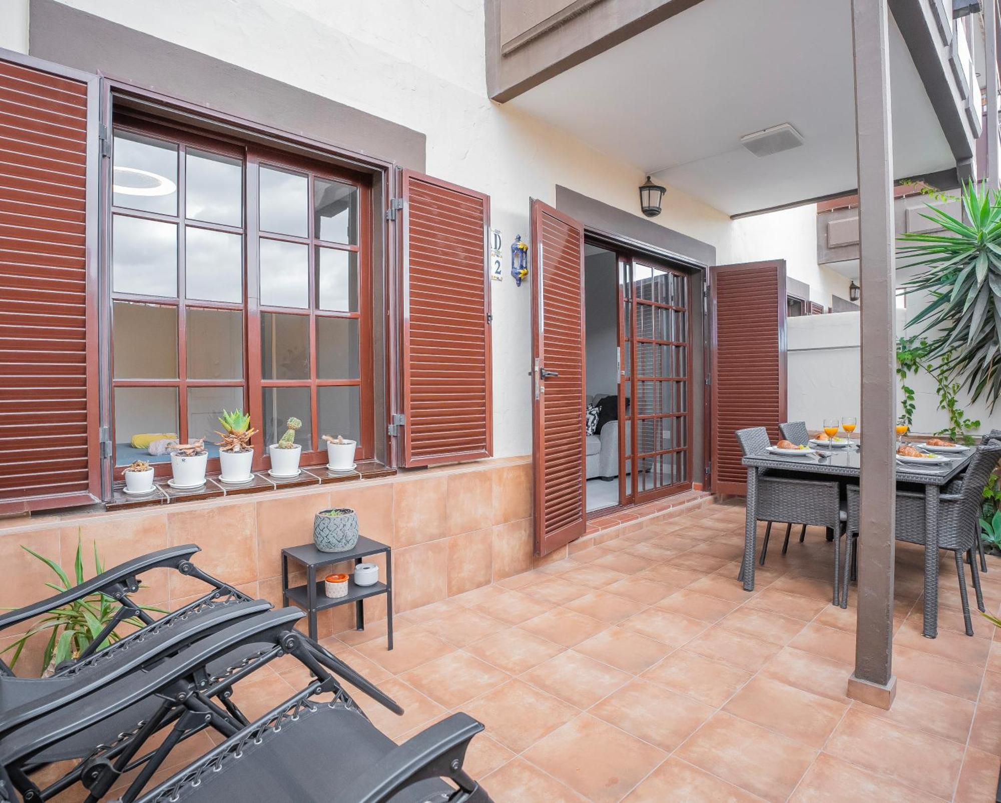 Modern 1bd With A Patio And Pool, Balcon Del Mar, B52 Apartment