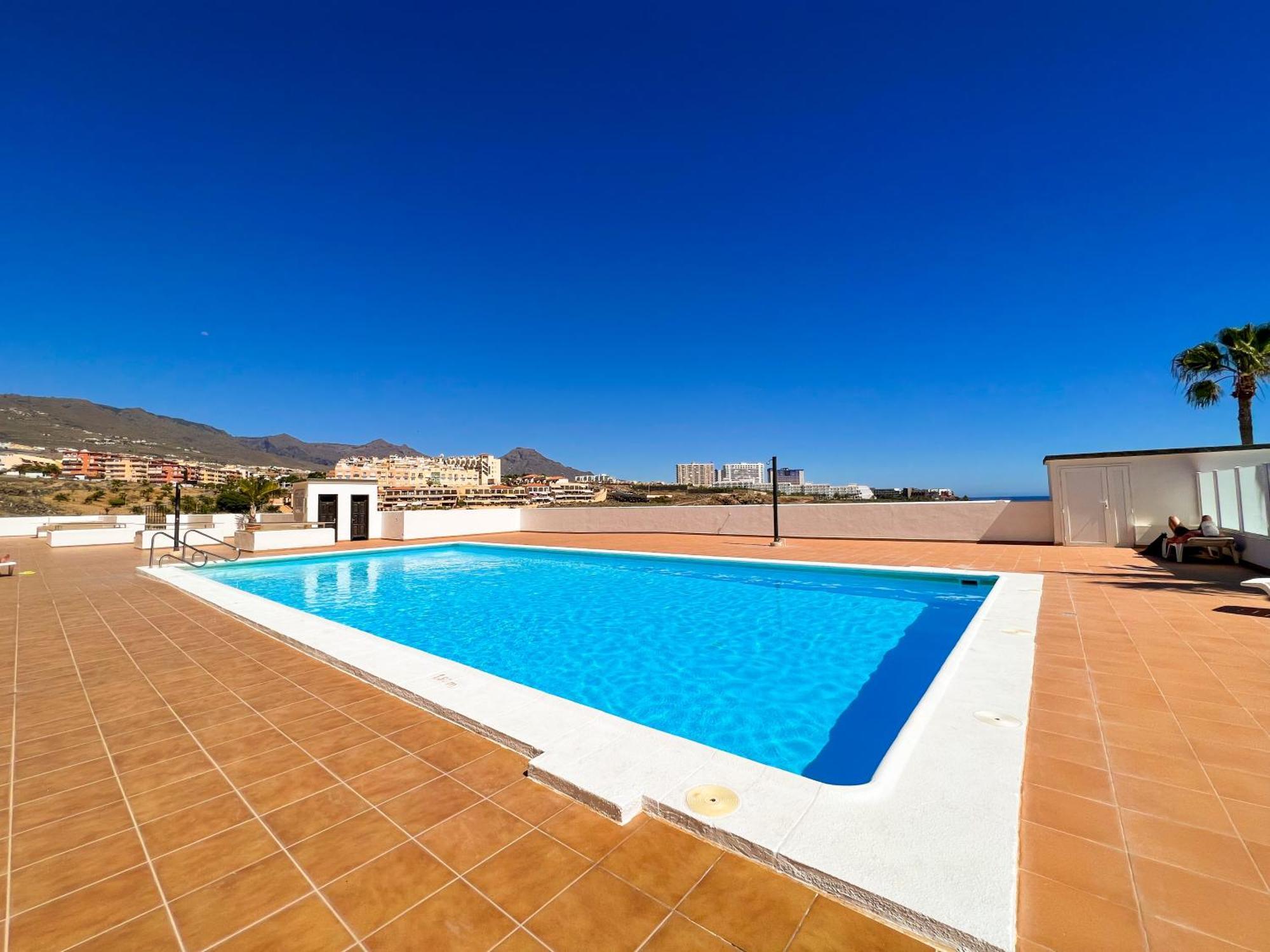 Ocean View Apartment! Pool! Parking! Cs123
