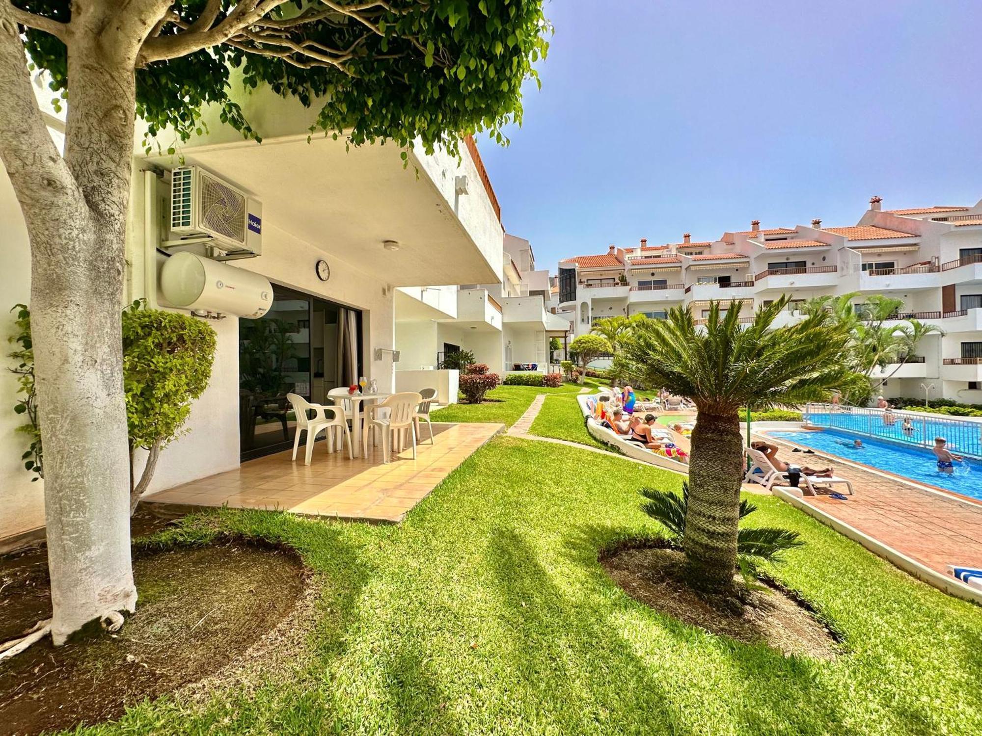 Pool Views Terrace Apartment Los Cristianos (Tenerife)