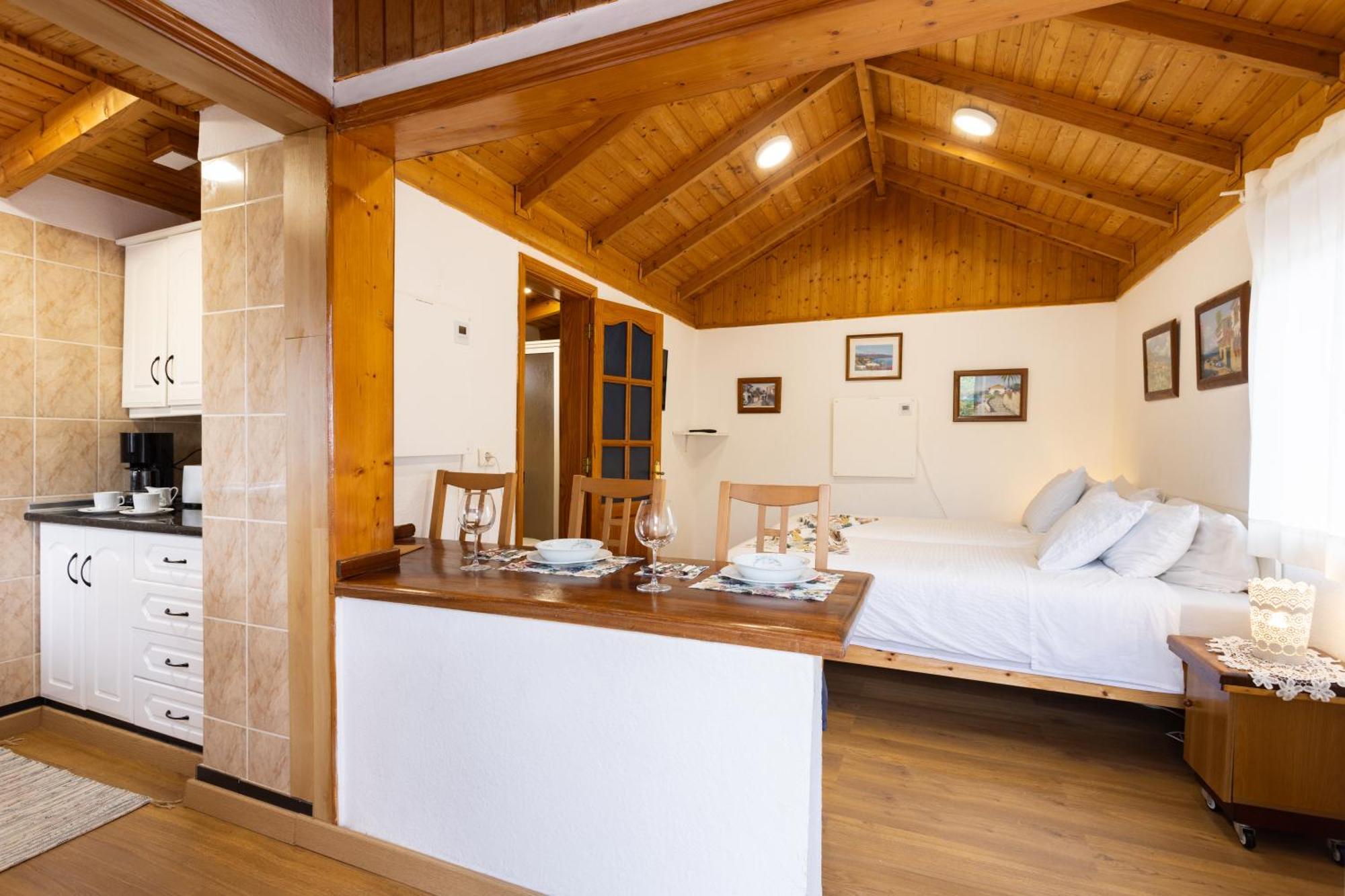 Hébergement de vacances Home2book Serene Retreat Isabel, Jacuzzi & Garden *