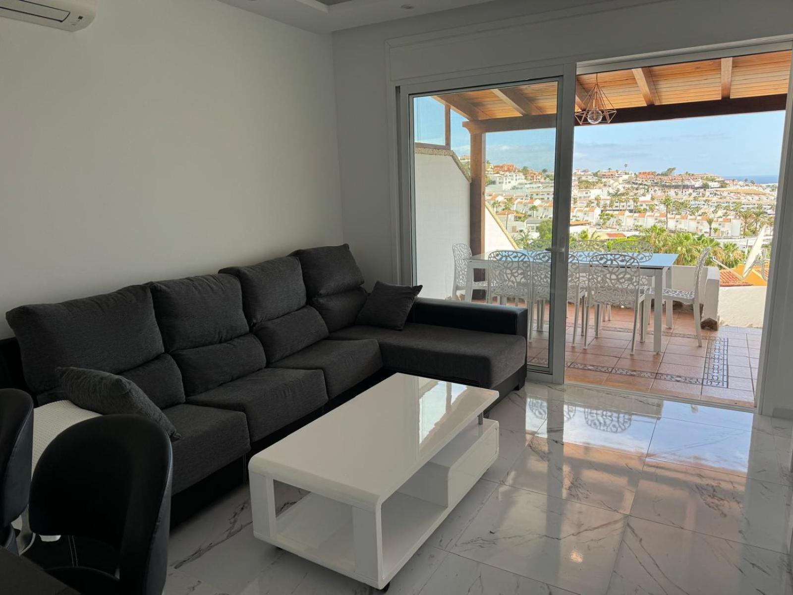 Sun Apartment *