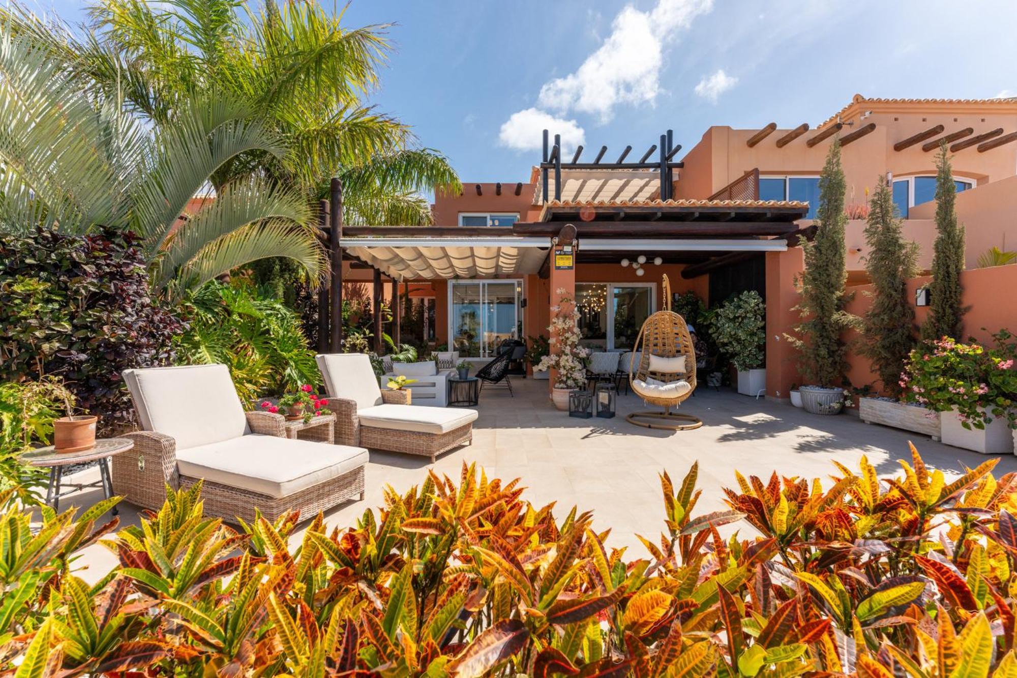 Golfside With Private Pool And Ocean Views