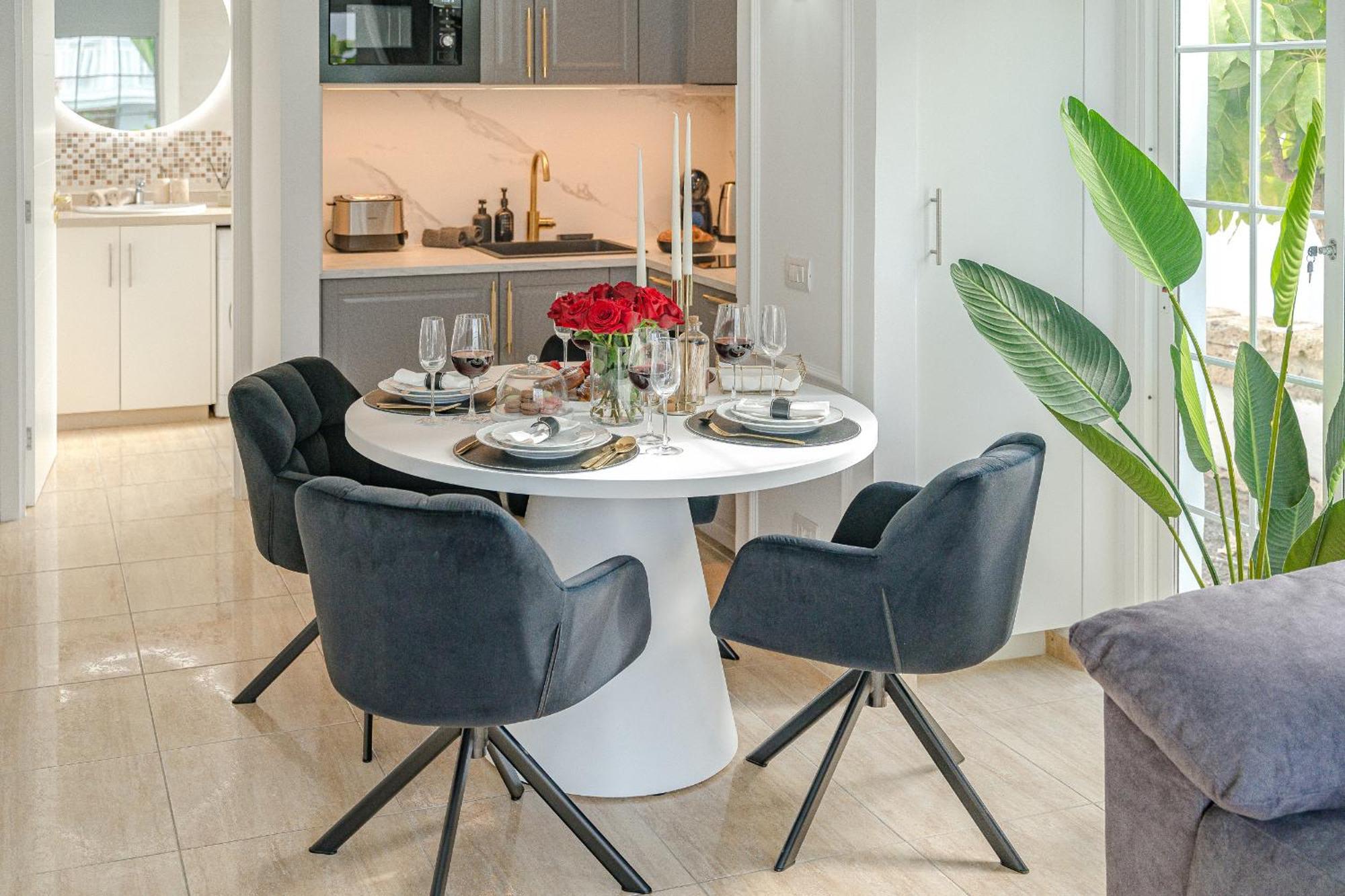 Luxury In With 3 Pools One Is Heated 1 Bedroom And 2 Beds Apartment Costa Adeje (Tenerife)