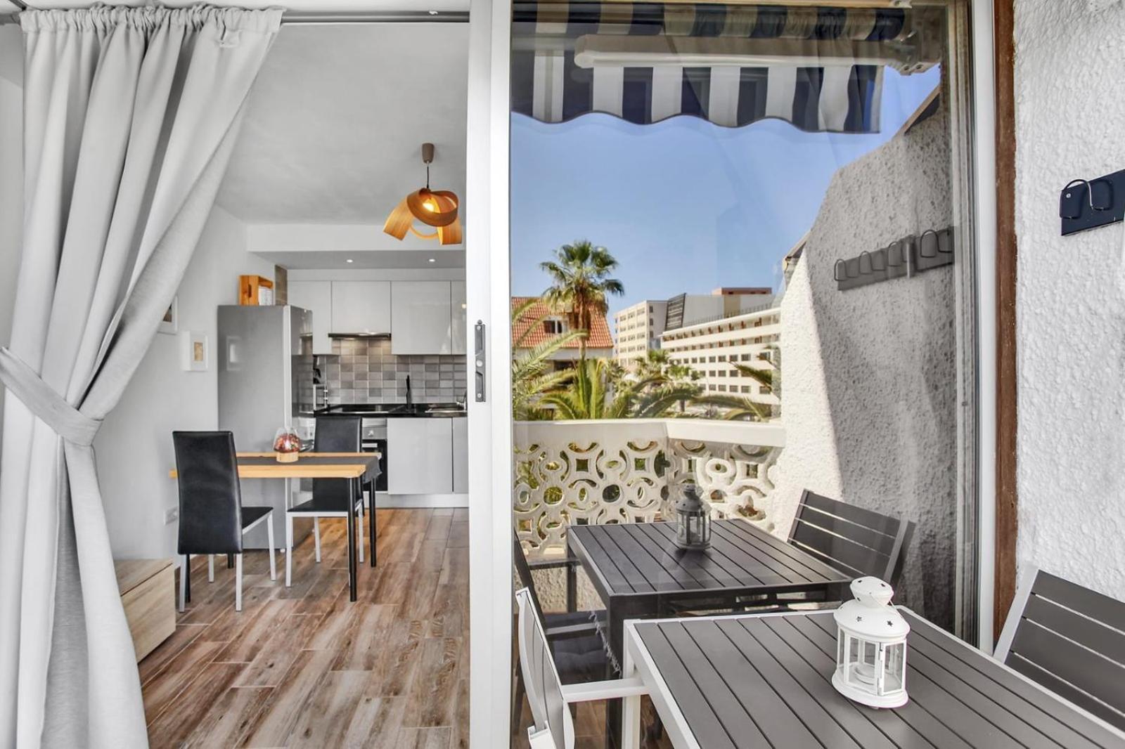 Modern In Playa De Americas * Playa de las Americas (Tenerife)
