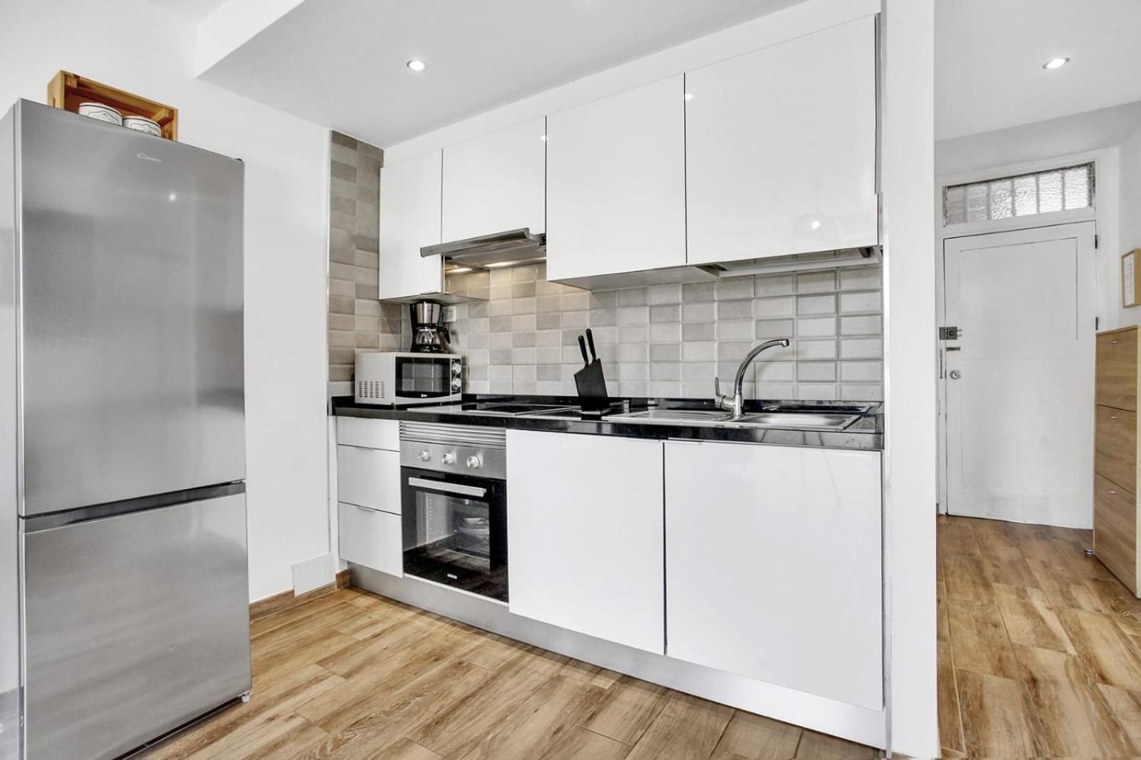 Modern In Playa De Americas Apartment *