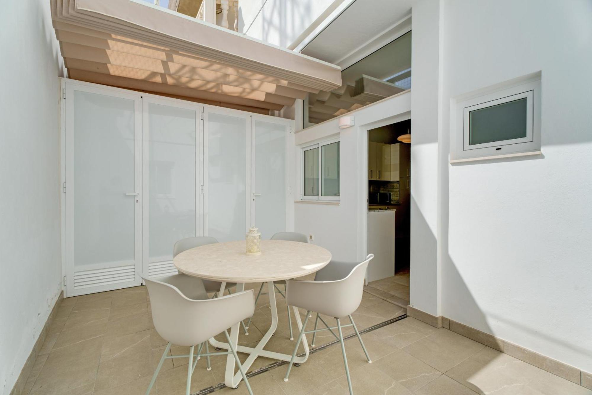 Serenity Apartment *