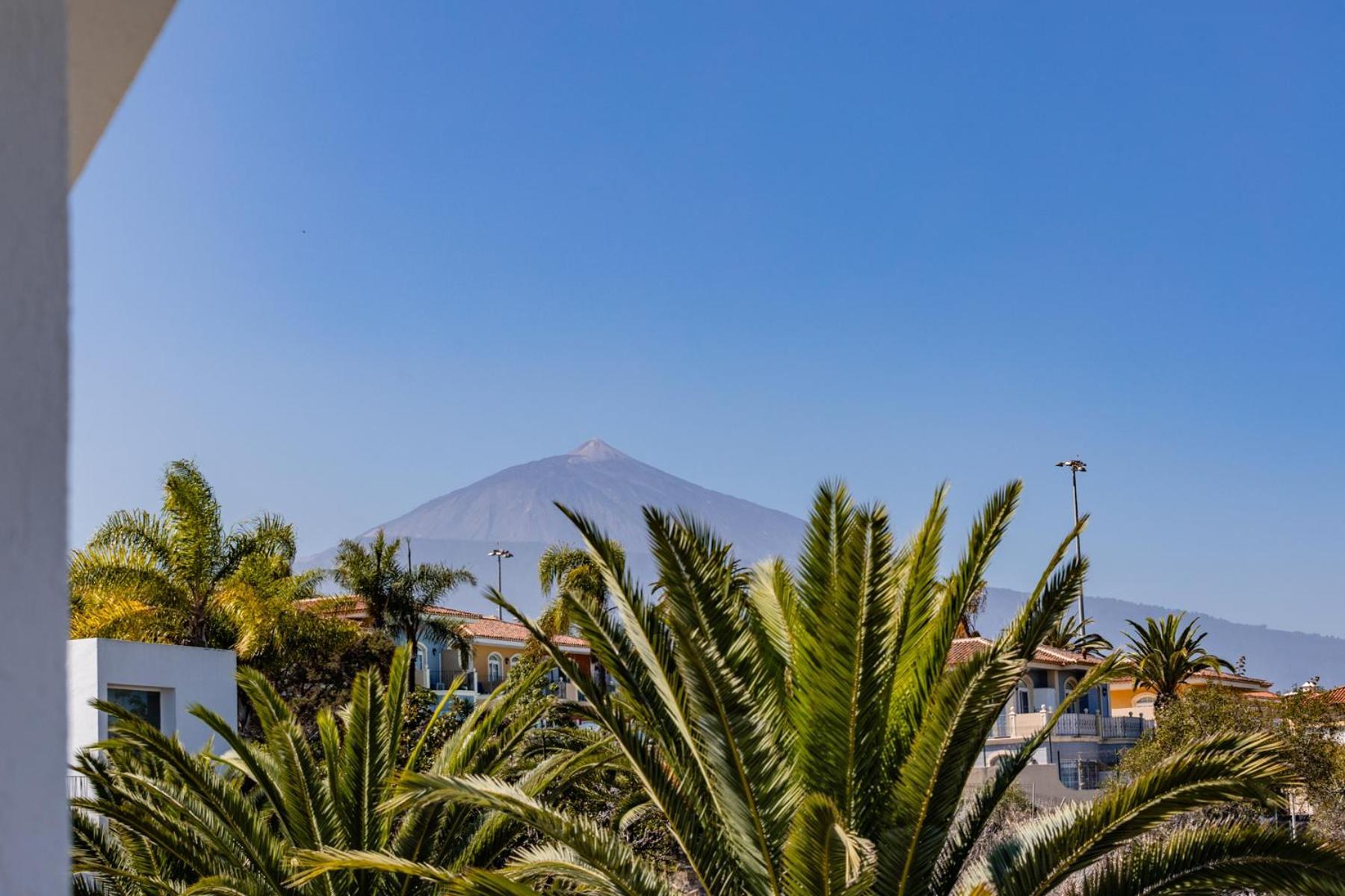 Sissi Boutique - The Terrace Between Ocean And Teide