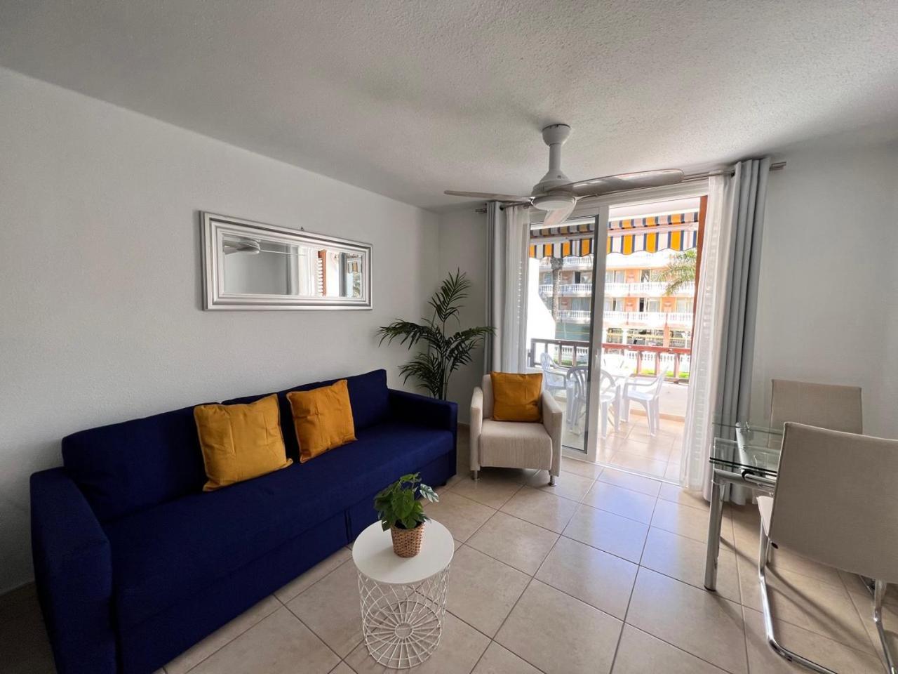 Seafront New Modern Apartamento
