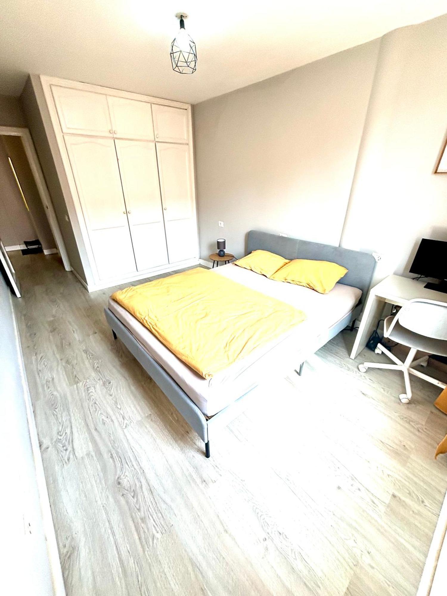 Sunny Apartment *