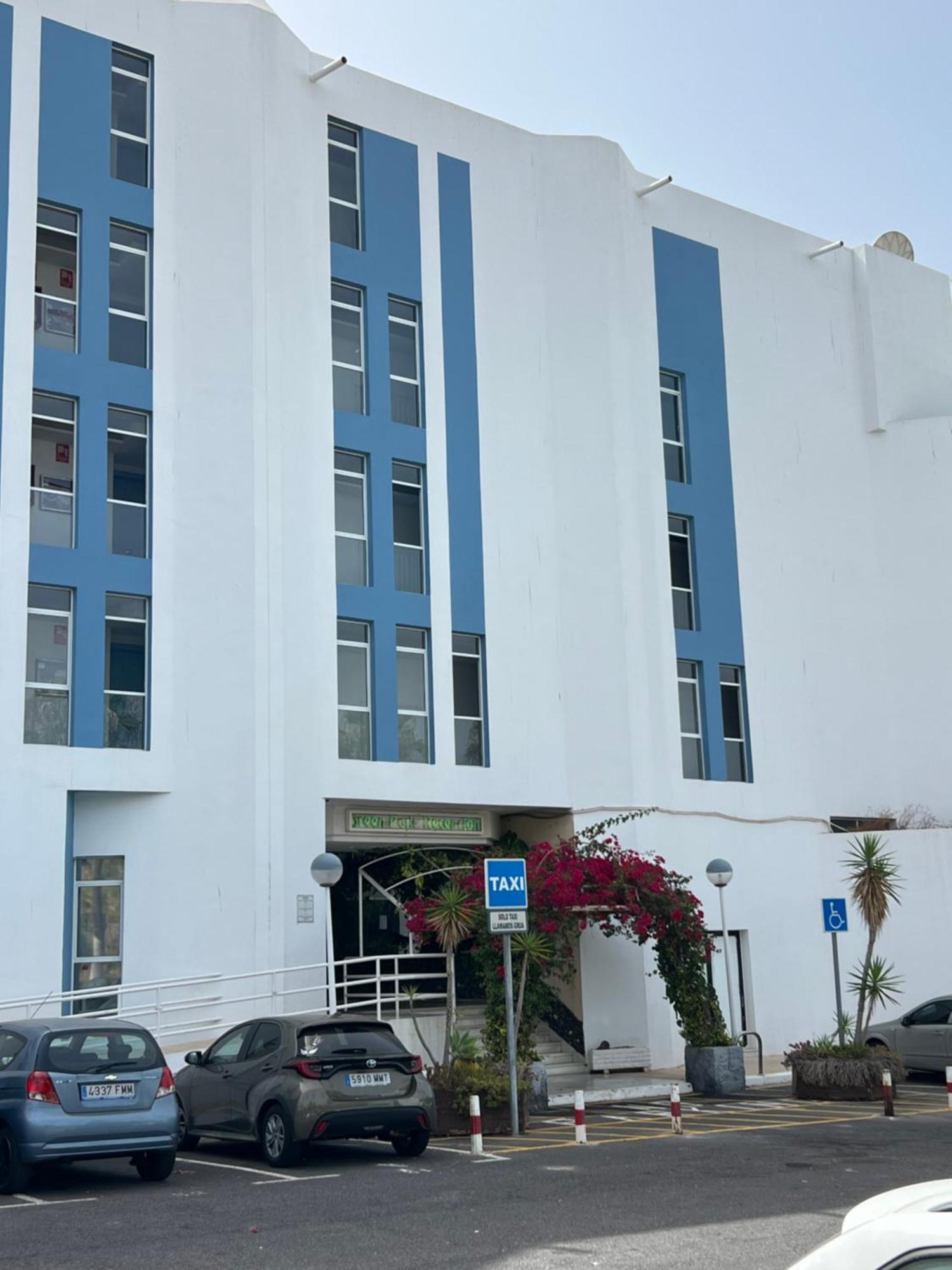 Air Conditioning, Private Parking And Fully Equipped Kitchen In In Golf Del Sur, Tenerife Aparthotel San Miguel de Abona