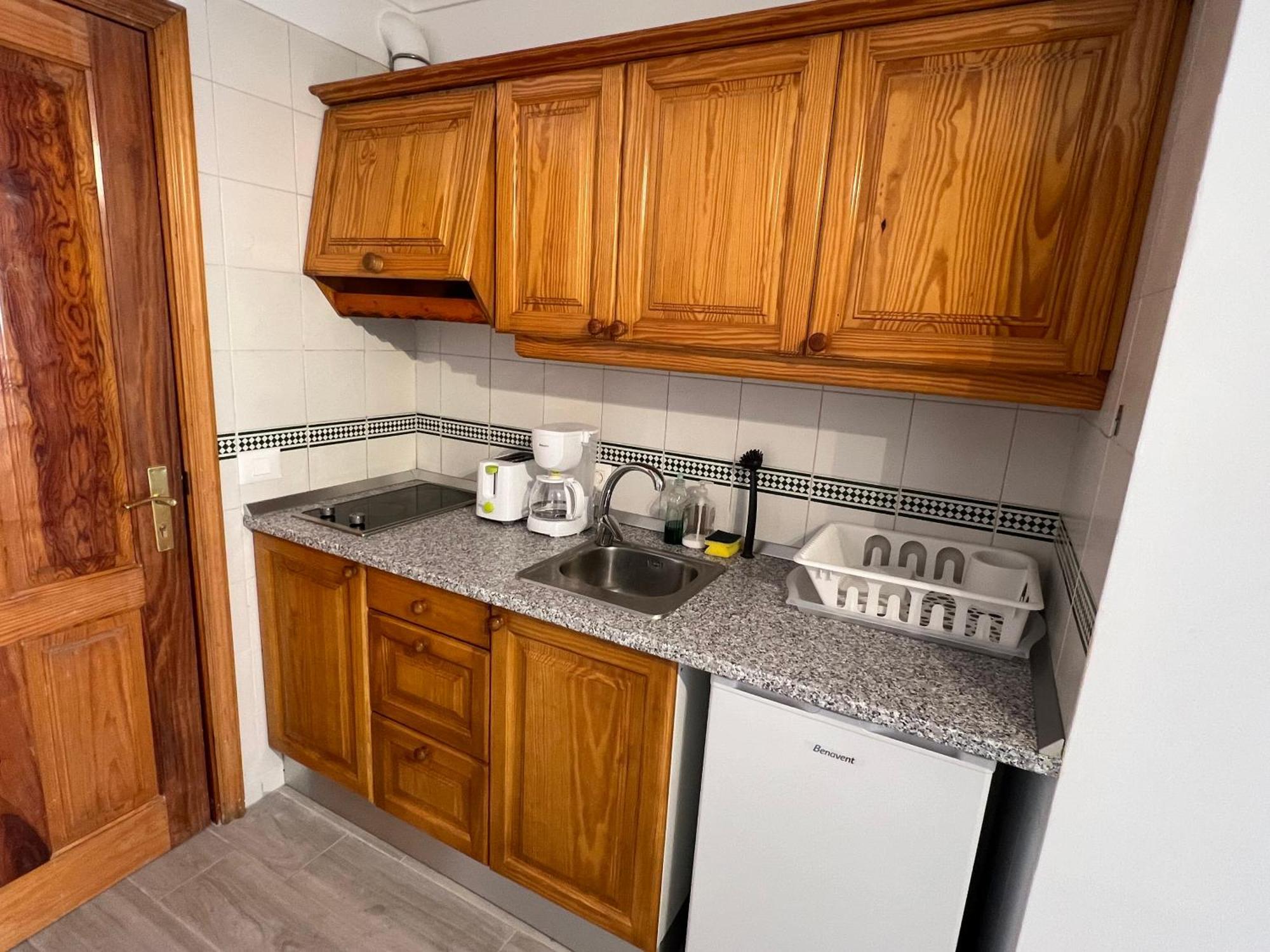 Air Conditioning, Private Parking And Fully Equipped Kitchen In In Golf Del Sur, Tenerife Aparthotel