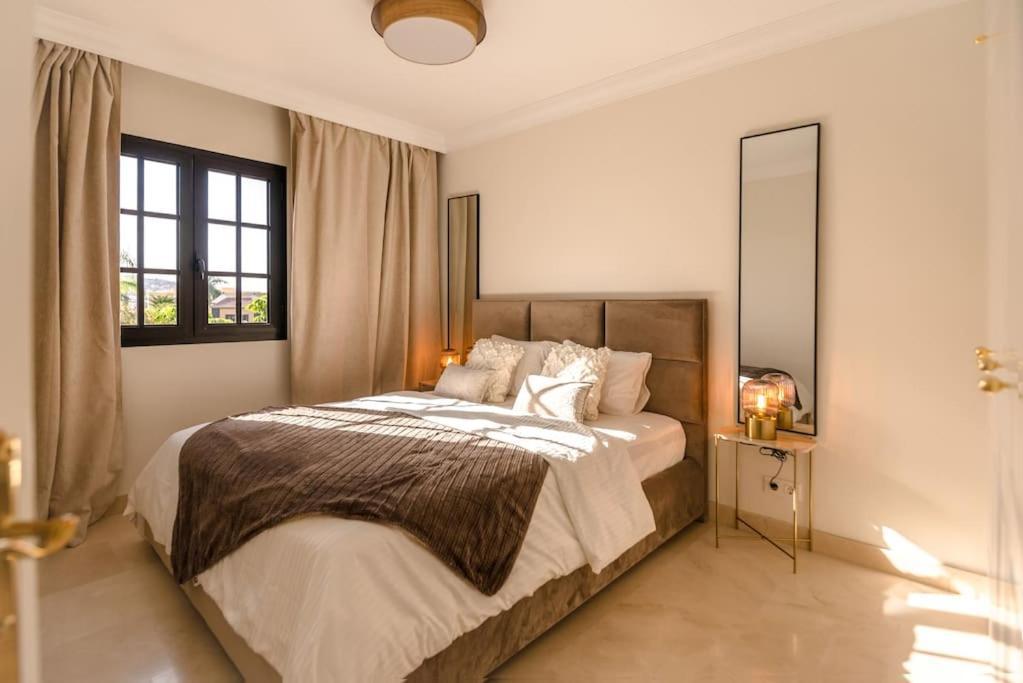 Villa 19 Duquesa Del Duque 3 Bedrooms *