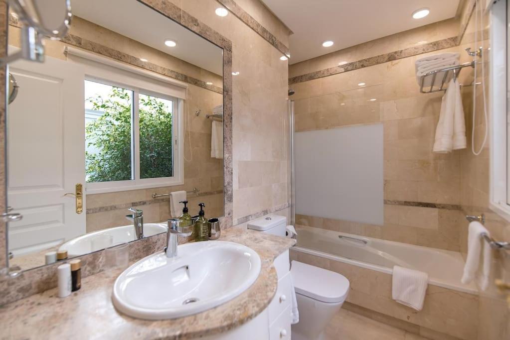19 Duquesa Del Duque 3 Bedrooms Villa Costa Adeje (Tenerife)