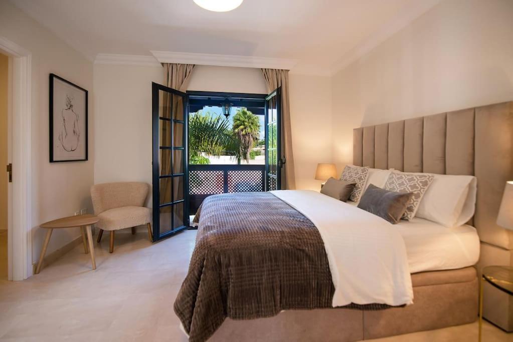 19 Duquesa Del Duque 3 Bedrooms Villa *