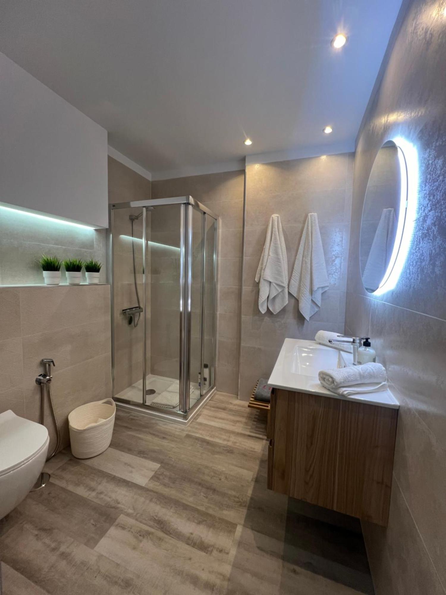 Boutique One Bed Sea Views And Free Wifi