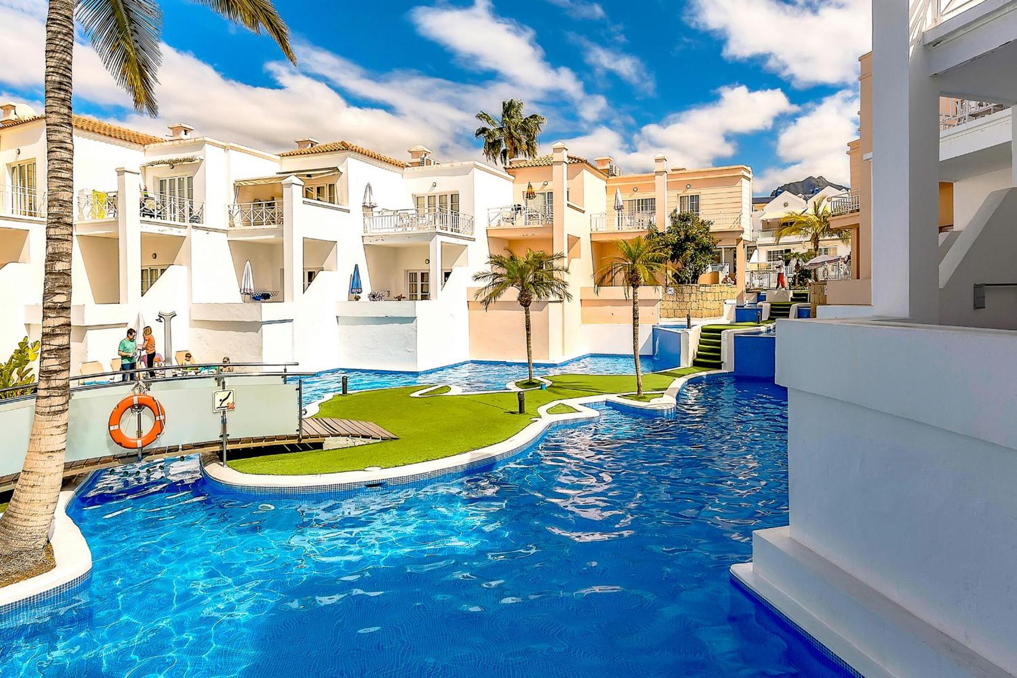 2 Bedroom In Fanabe Apartamento