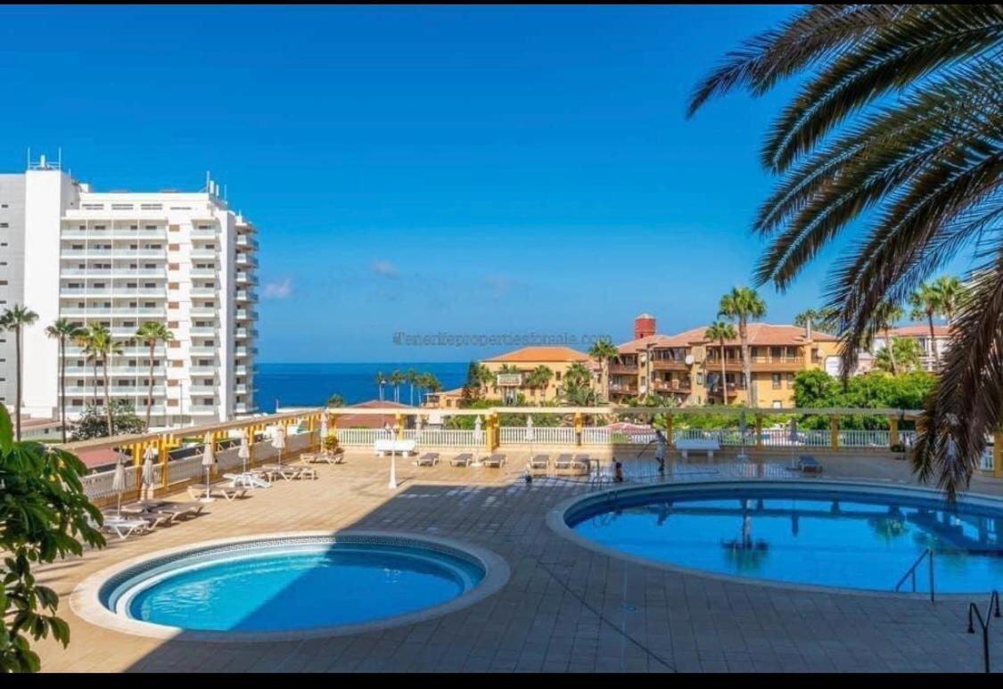 Las Americas