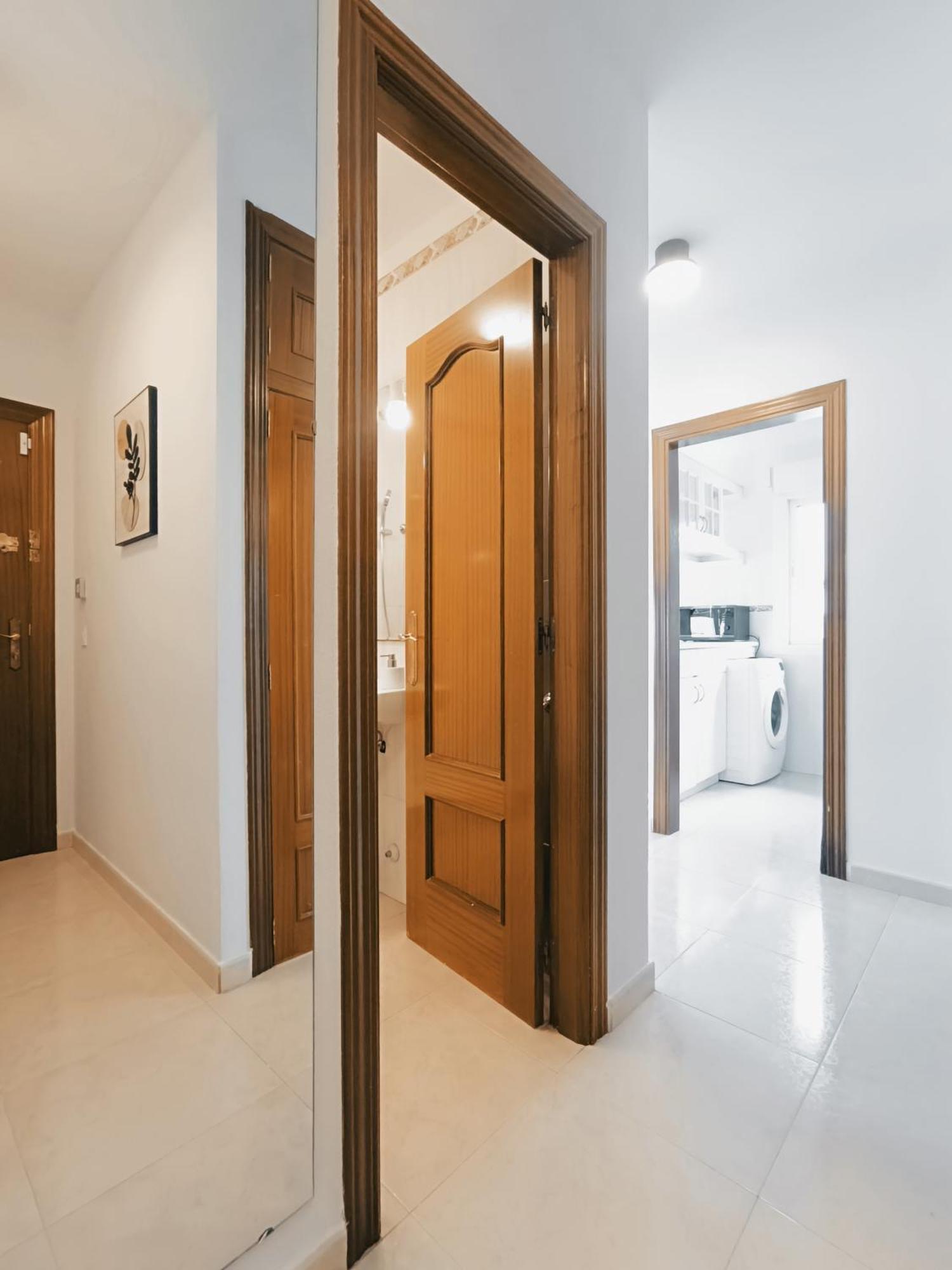 Zola Sea View Apartment, Vistas Apartment *