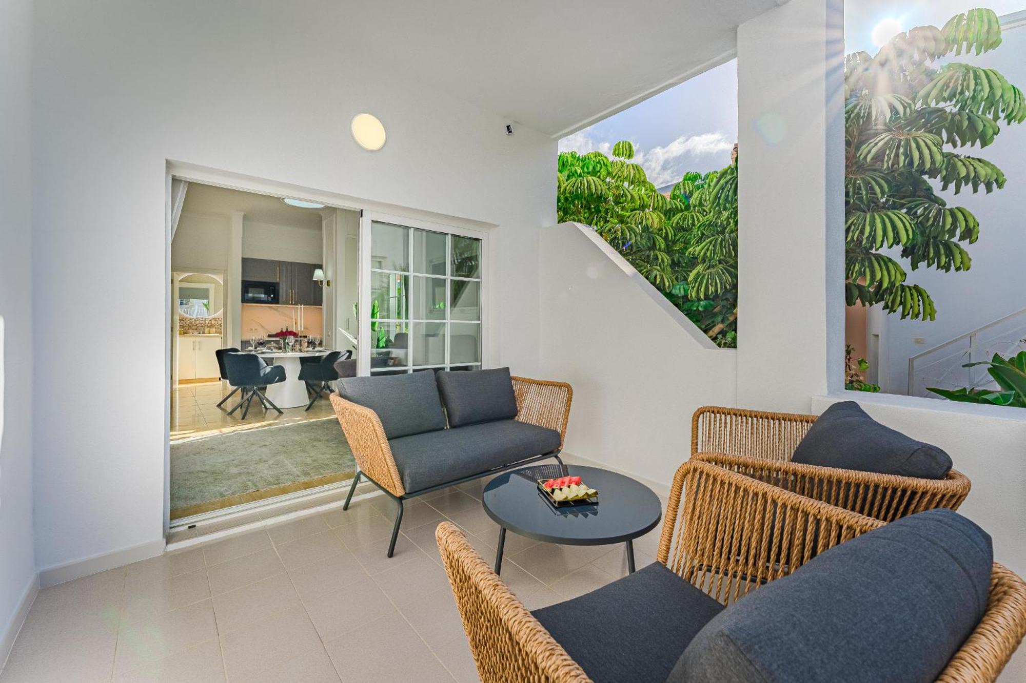 Luxury In With 3 Pools One Is Heated 1 Bedroom And 2 Beds Apartment Costa Adeje (Tenerife)