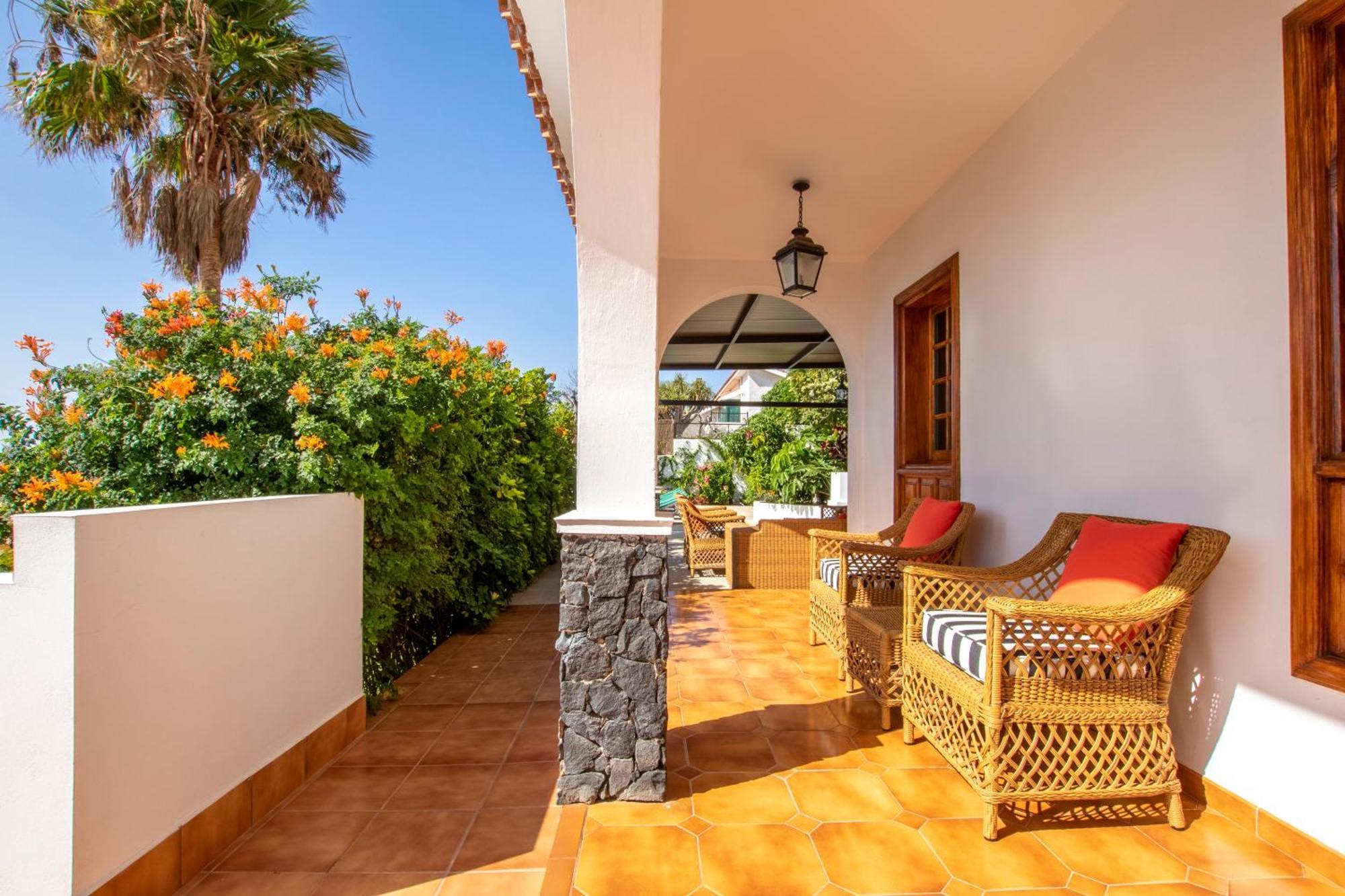 Villa The Mango House