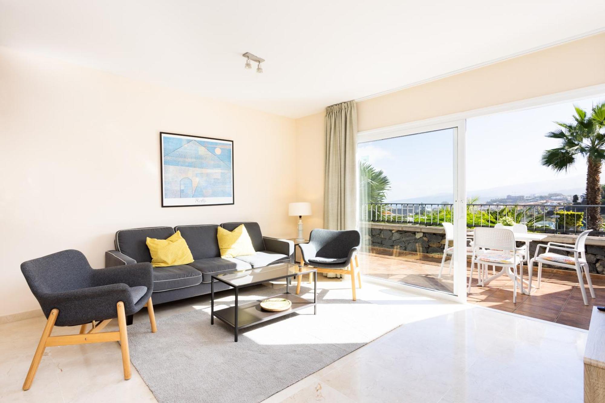 Holiday home Azalea -