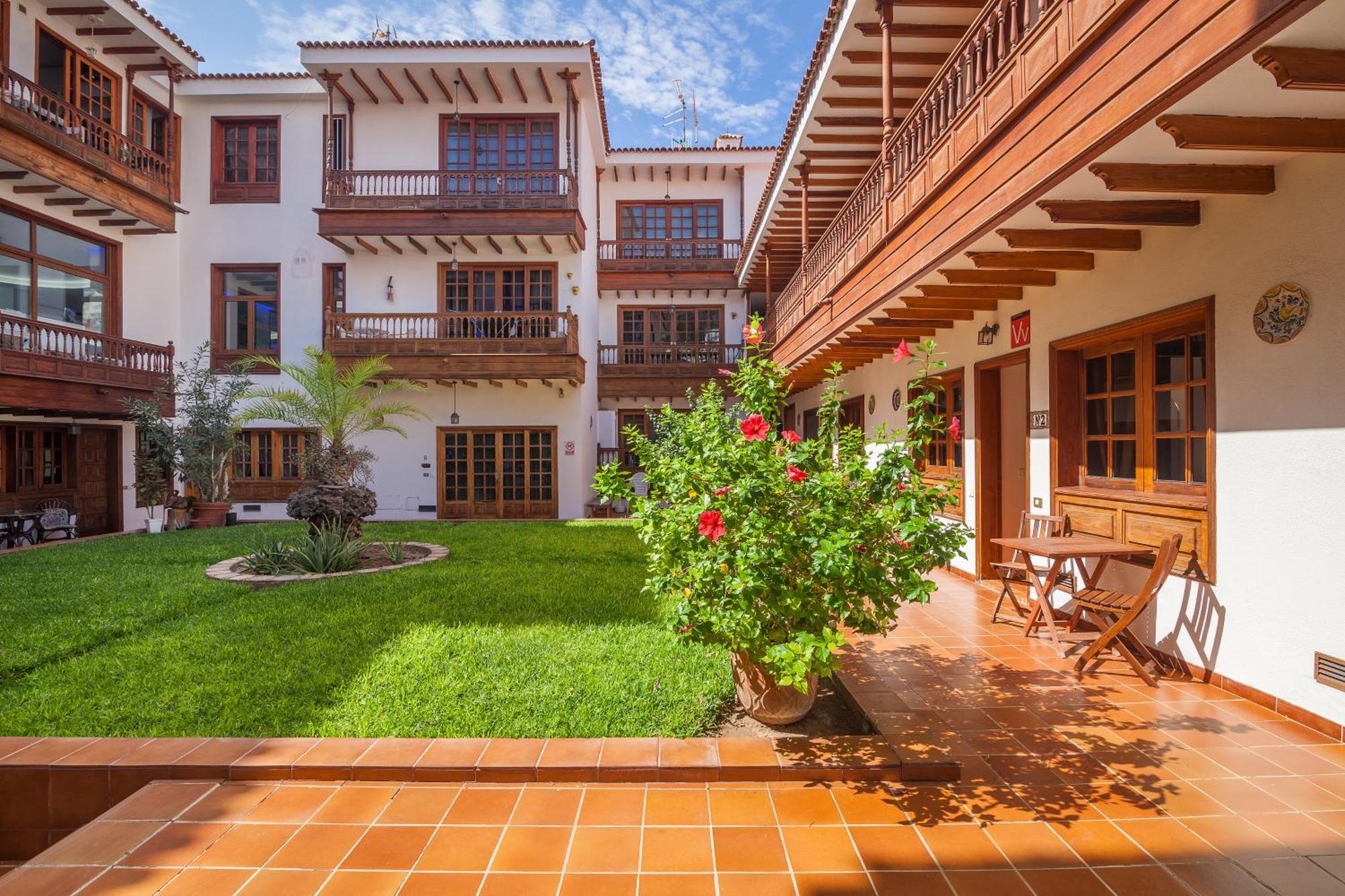 Apartment Paraiso Bamboo - 2 Bedrooms, 2 Bathrooms, Fibre Net, Heart Of The Gigantes, Tv Channels Acantilado de los Gigantes
