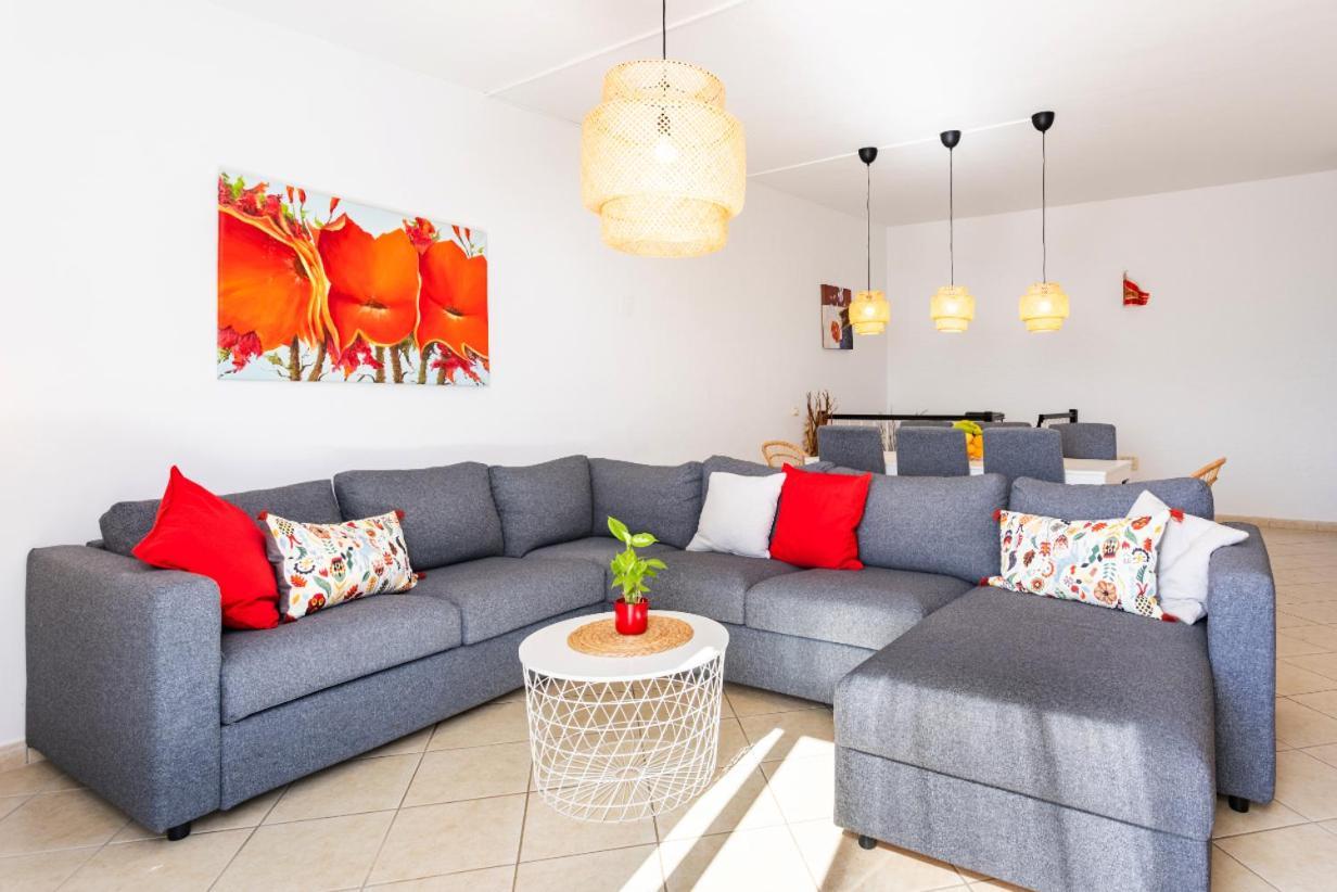 Casa Almendra - Private Pool - Ocean View - Bbq - Garden - Terrace - Free Wifi - Child & Pet-friendly - 4 Bedrooms - 8 People Hébergement de vacances