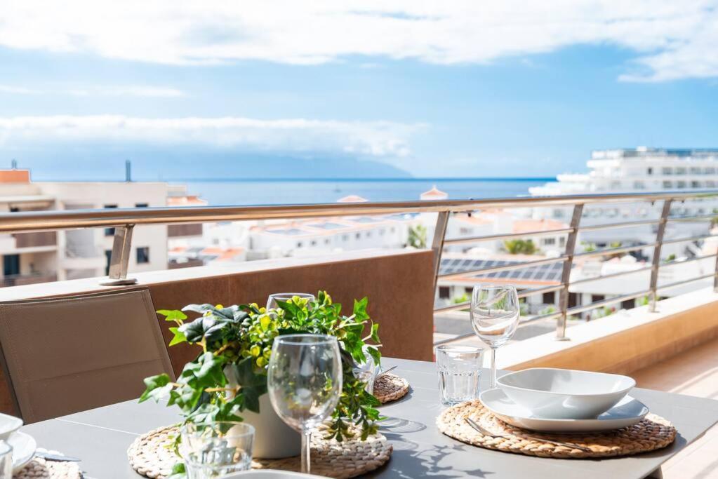 2bdr Ocean And La Gomera Vista Getaway