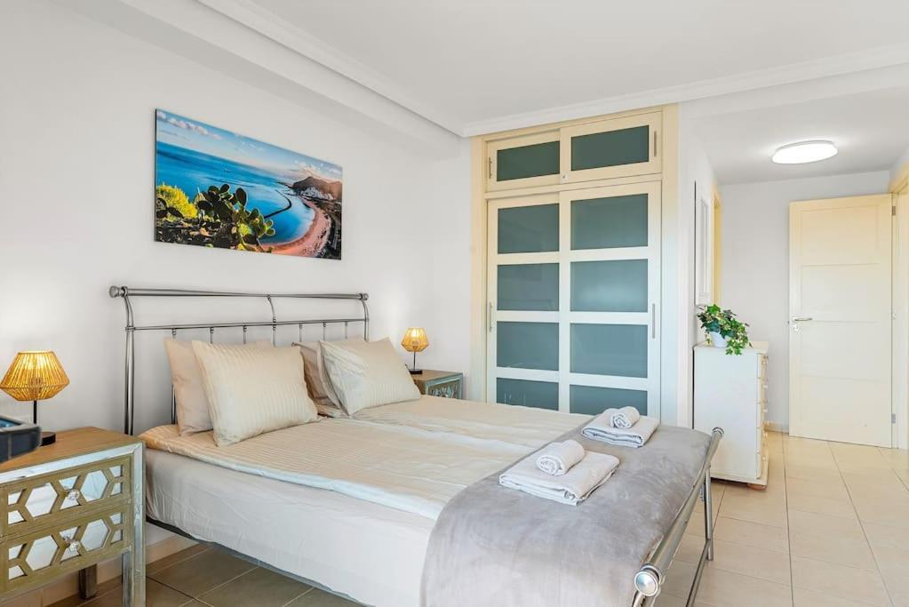 2bdr Ocean And La Gomera Vista Getaway *